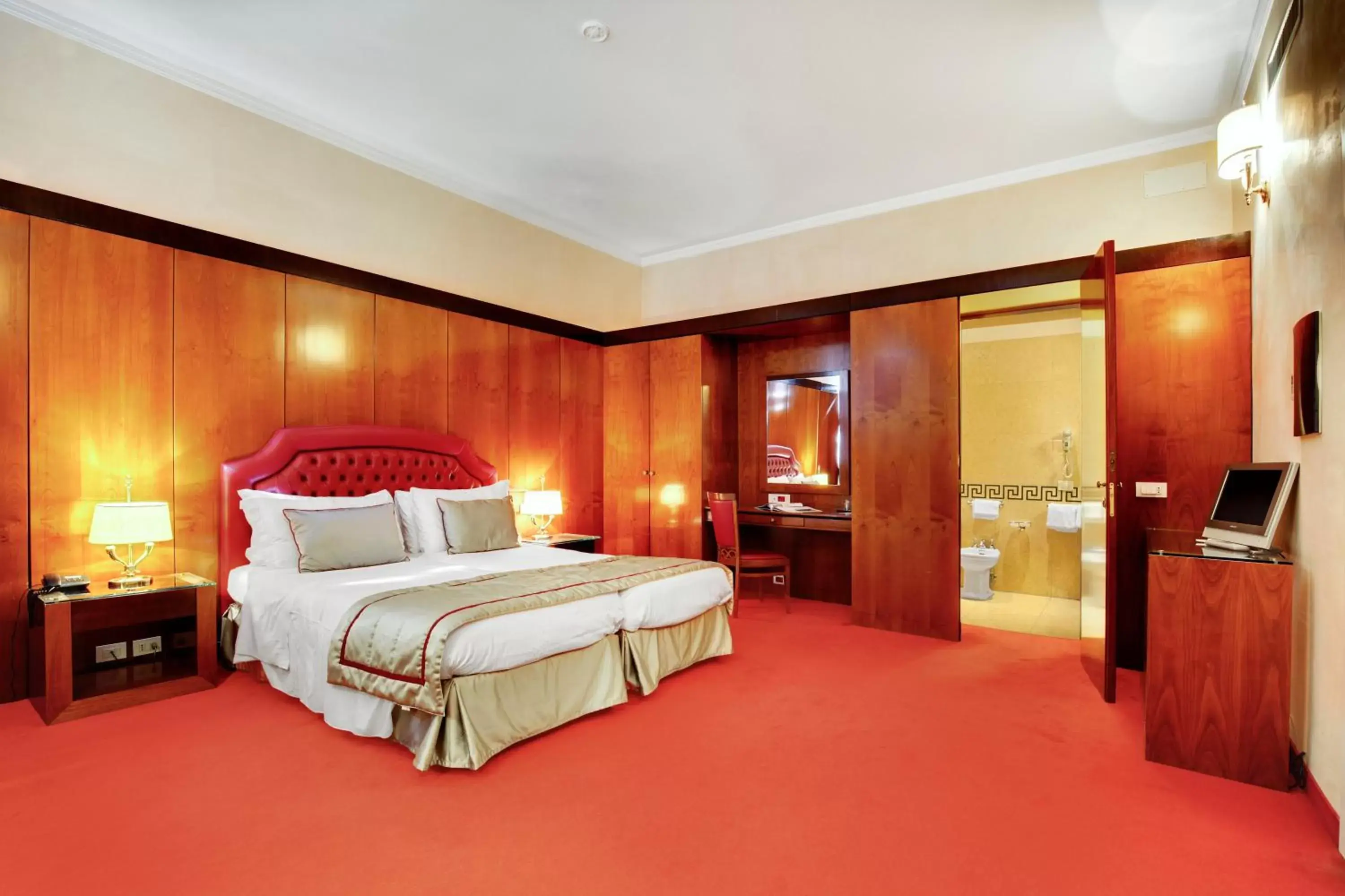 Photo of the whole room, Bed in Hotel Donà Palace