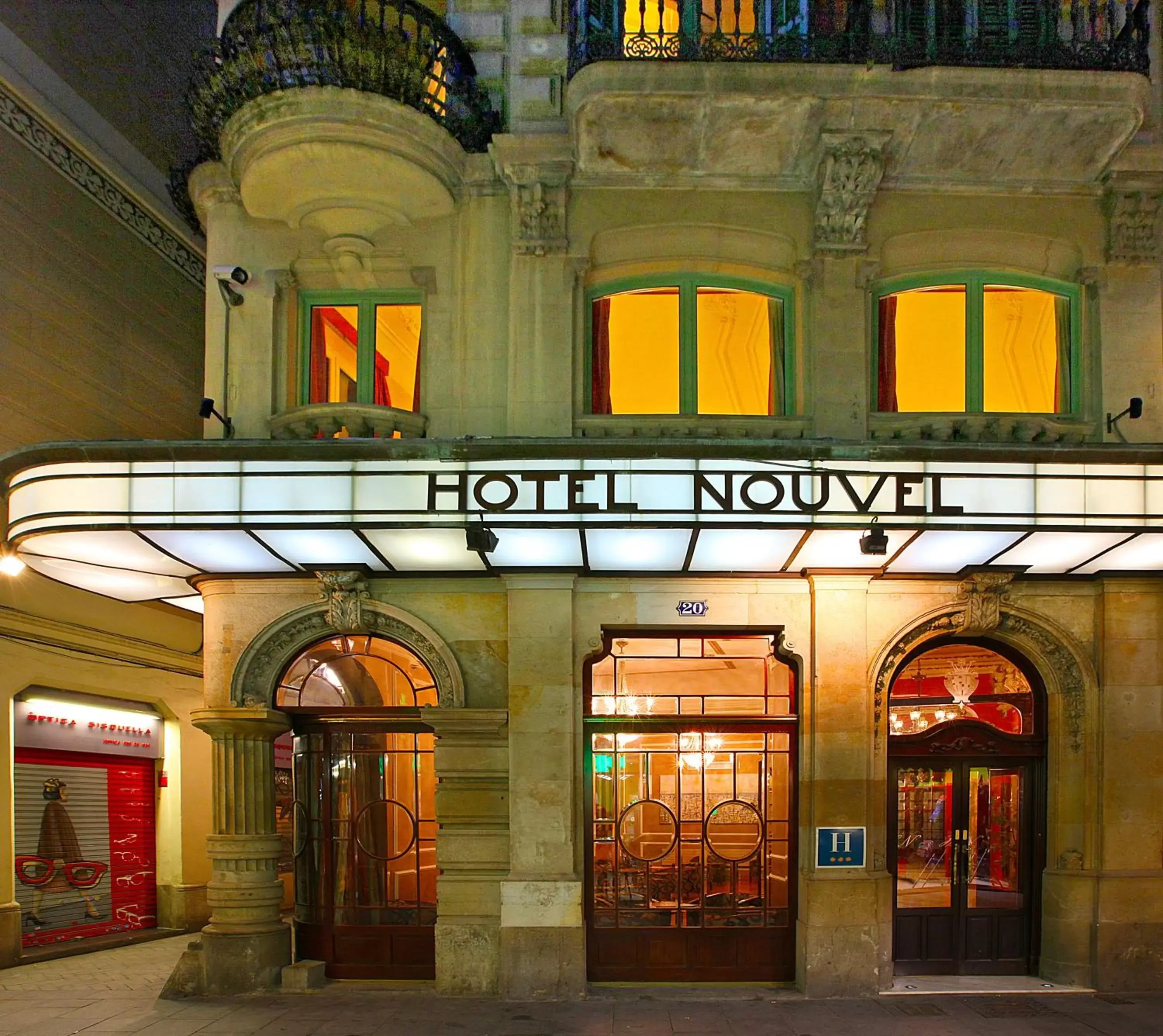 Facade/entrance in Hotel Nouvel