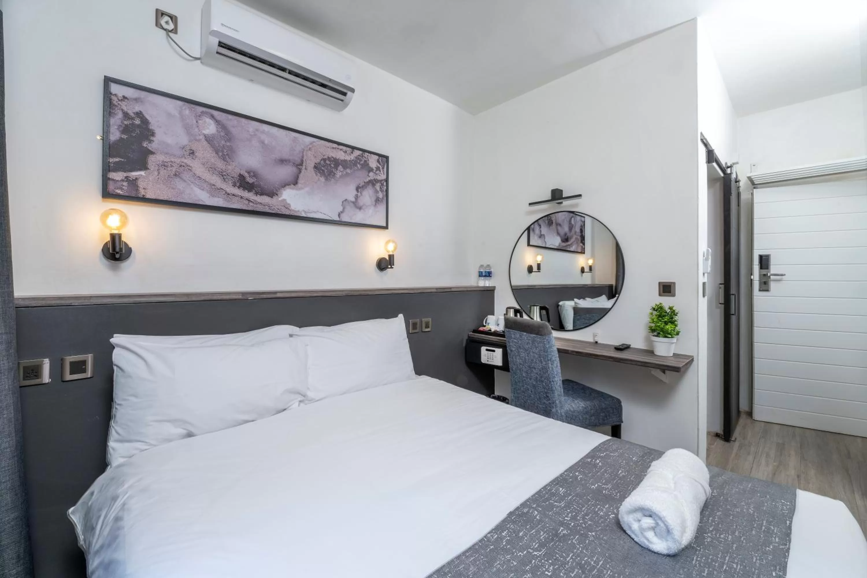 Bed in N1 Hotel & Campsite Victoria Falls