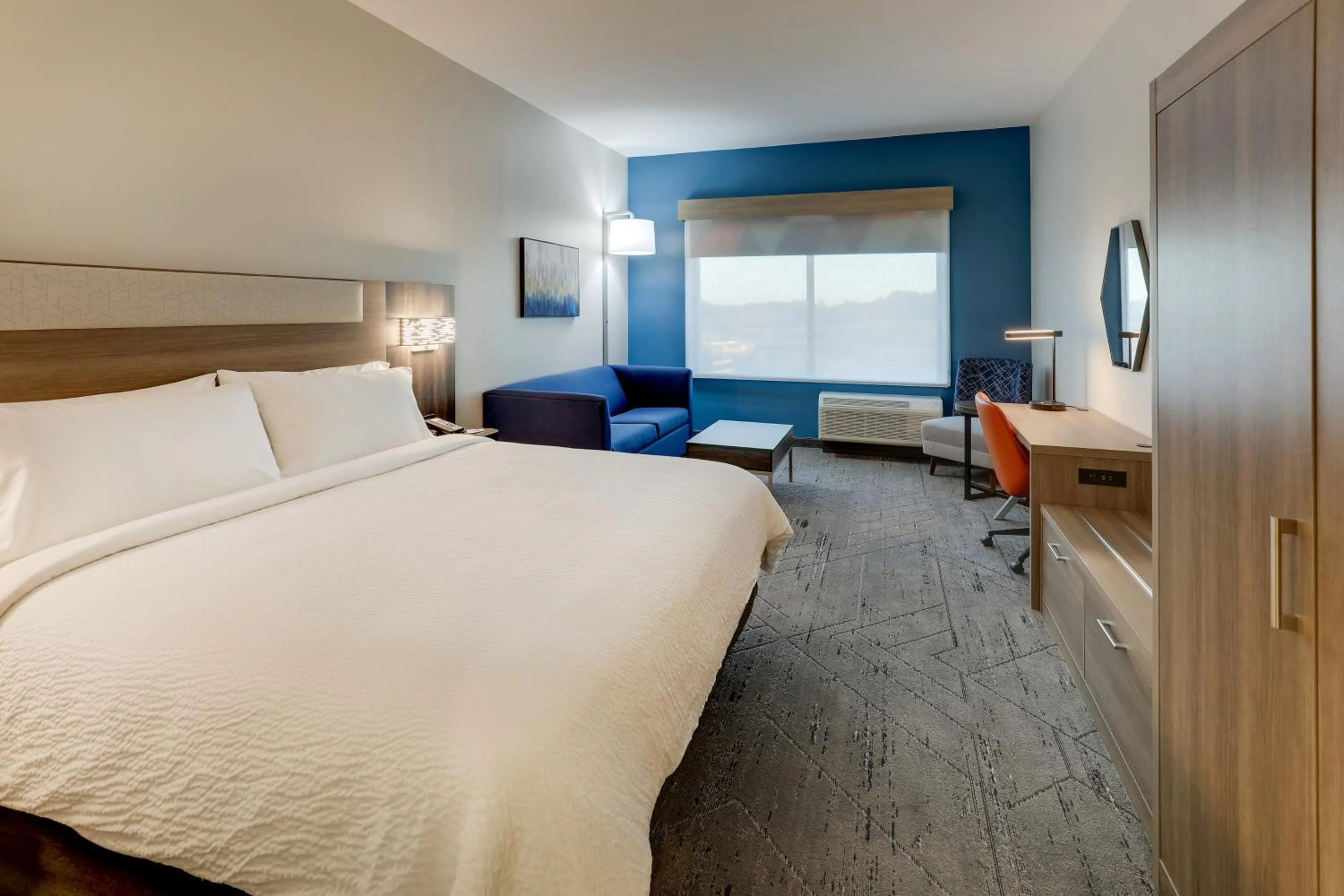 Bedroom, Bed in Holiday Inn Express Holly Springs - Raleigh Area by IHG