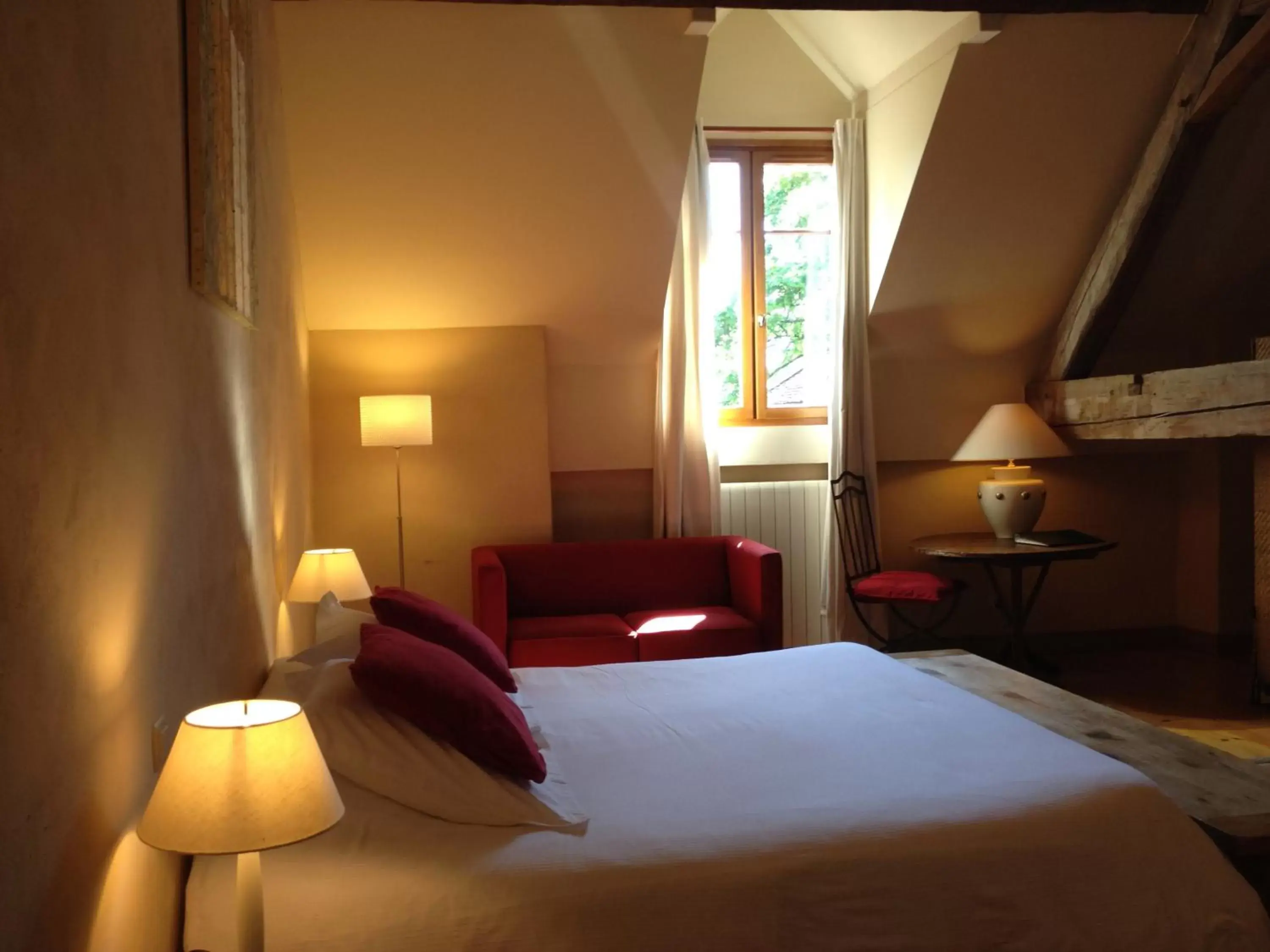 Bedroom, Bed in La Vallombreuse