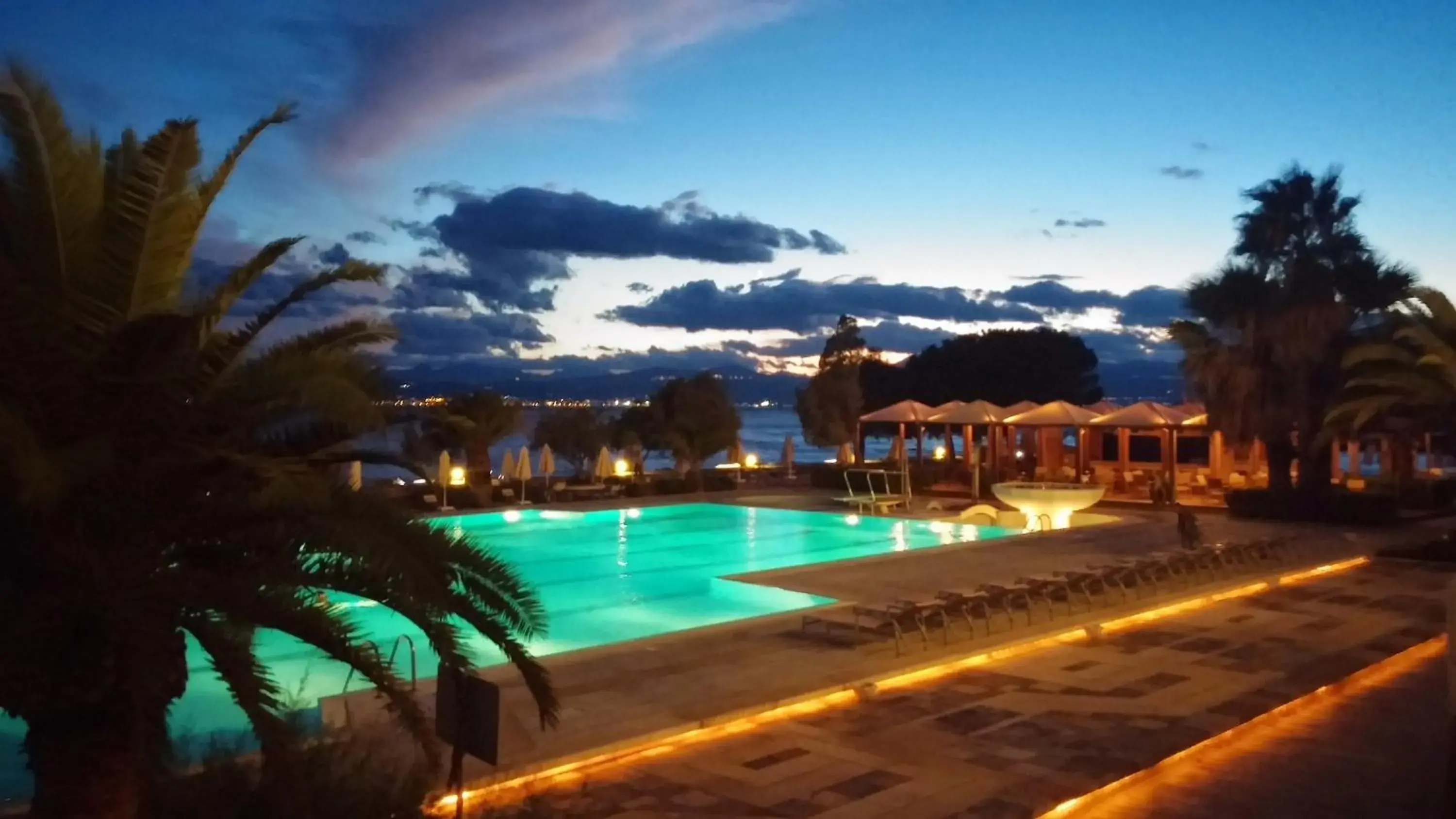 Swimming pool in Ramada Loutraki Poseidon Resort Swimming pool in Ramada Loutraki Poseidon Resort