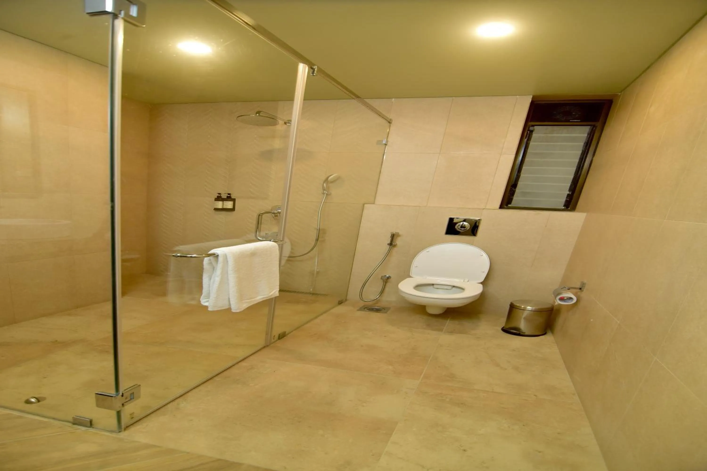 Shower in Oxford Golf Resort