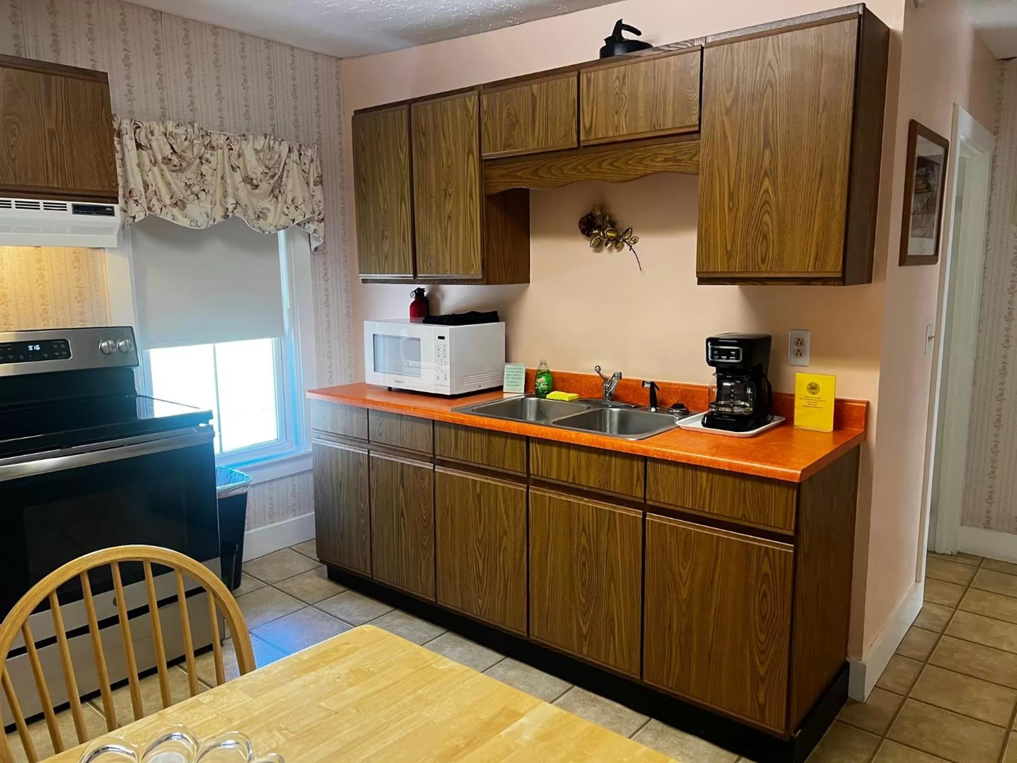 Street view in Claddagh Motel & Suites