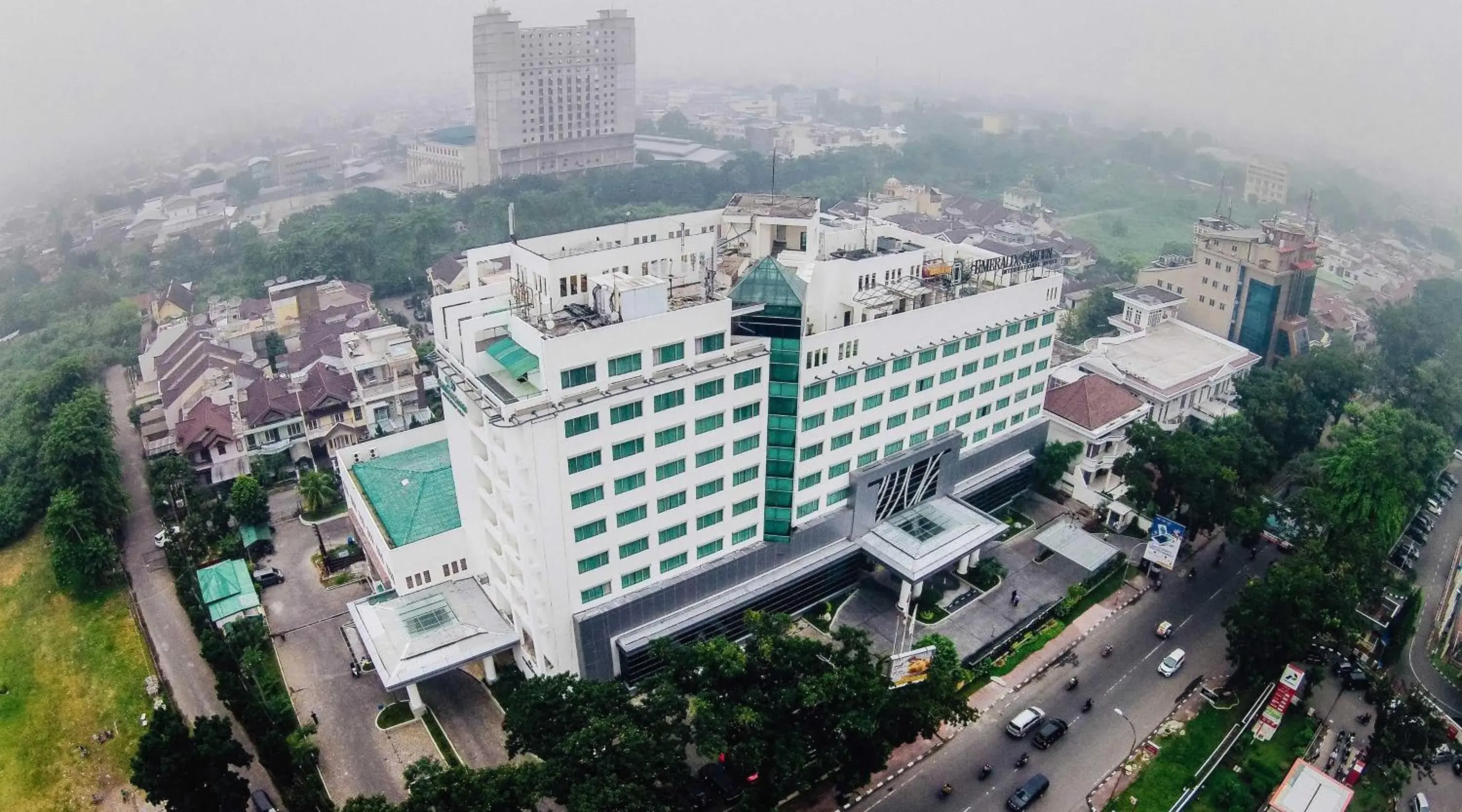 Property building, Bird's-eye View in Emerald Garden Hotel