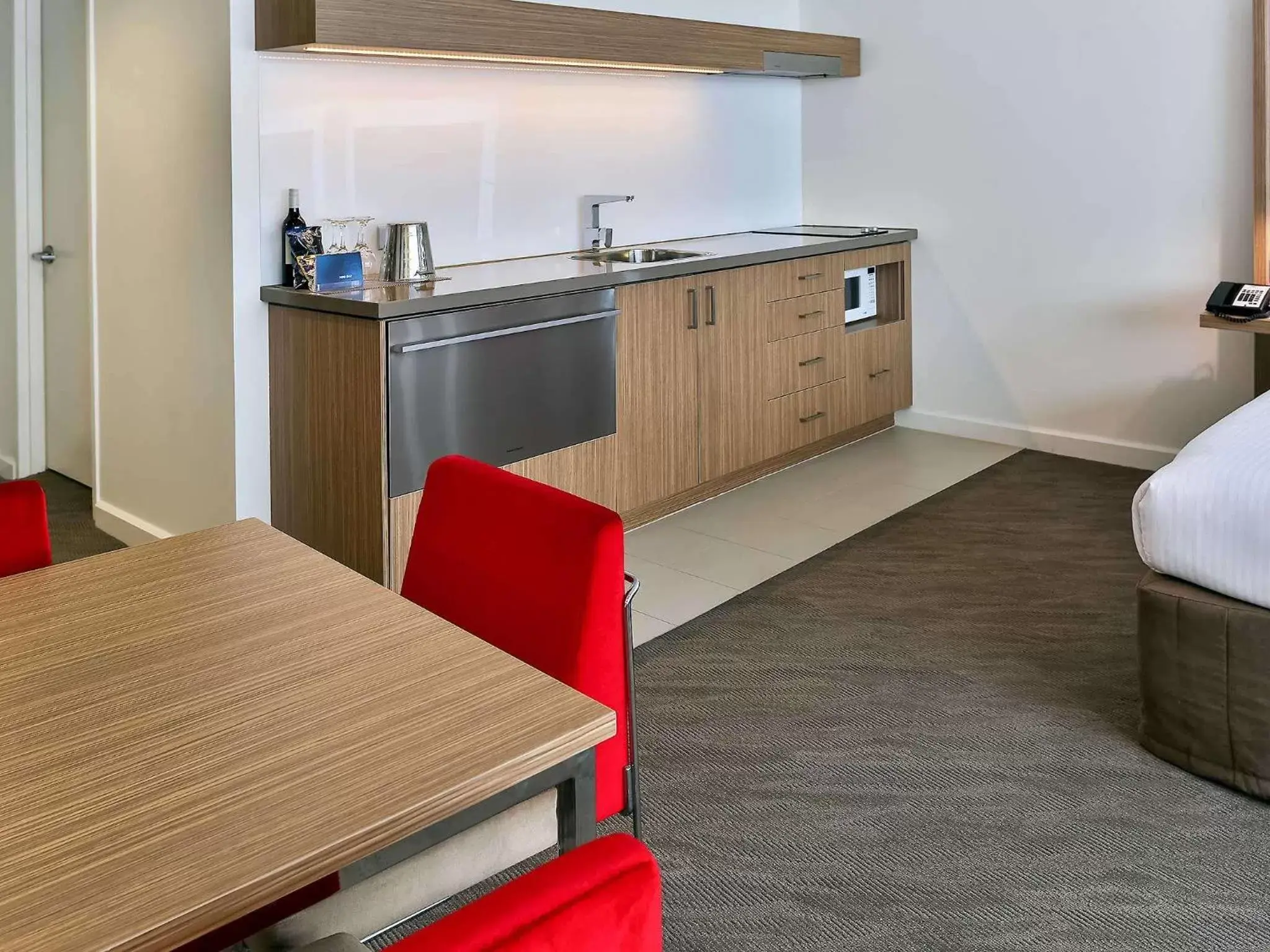 Photo of the whole room, Kitchen/Kitchenette in Novotel Sydney West HQ