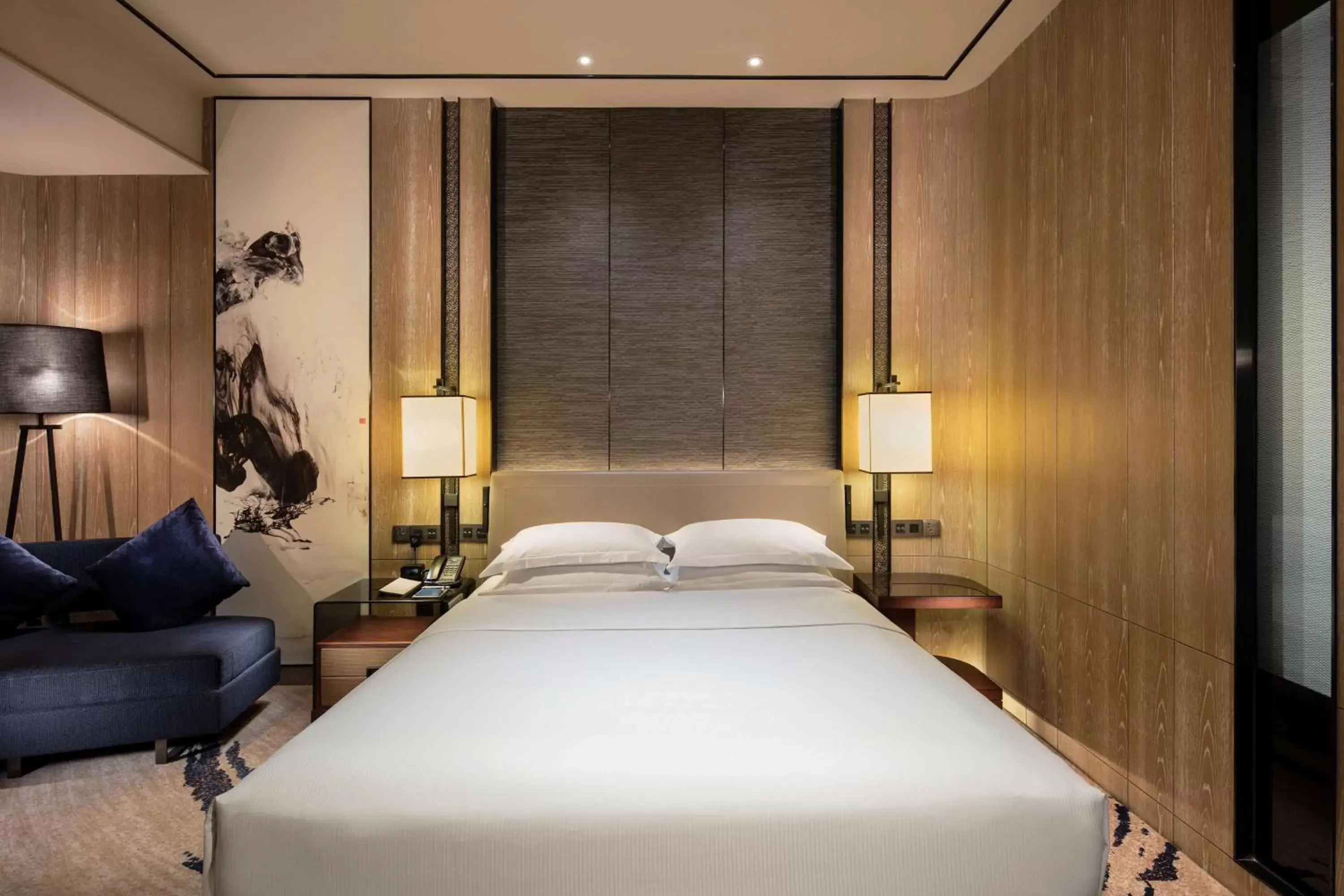 Bed in Hilton Shenzhen Shekou Nanhai