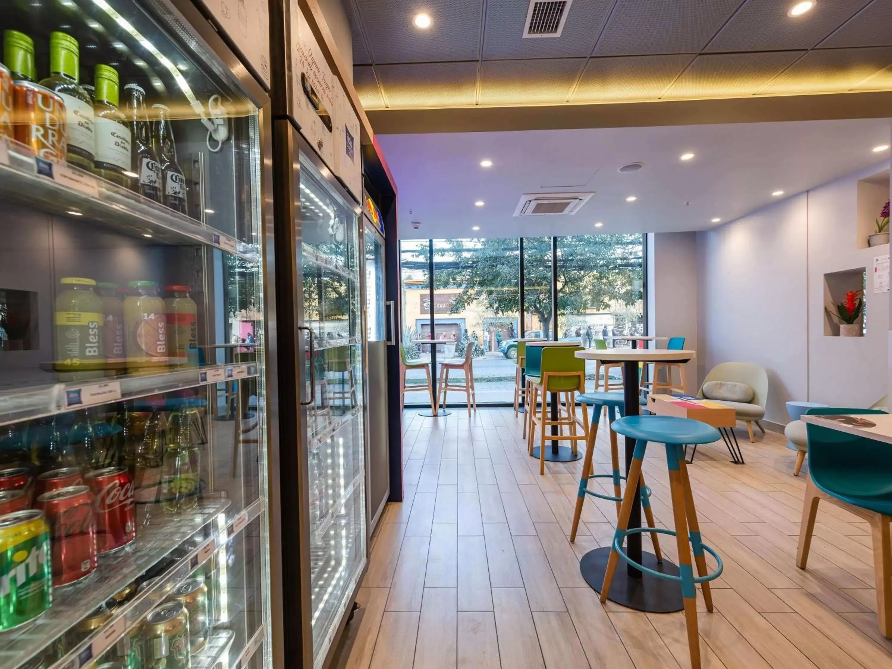 Lounge or bar in ibis budget Santiago Providencia