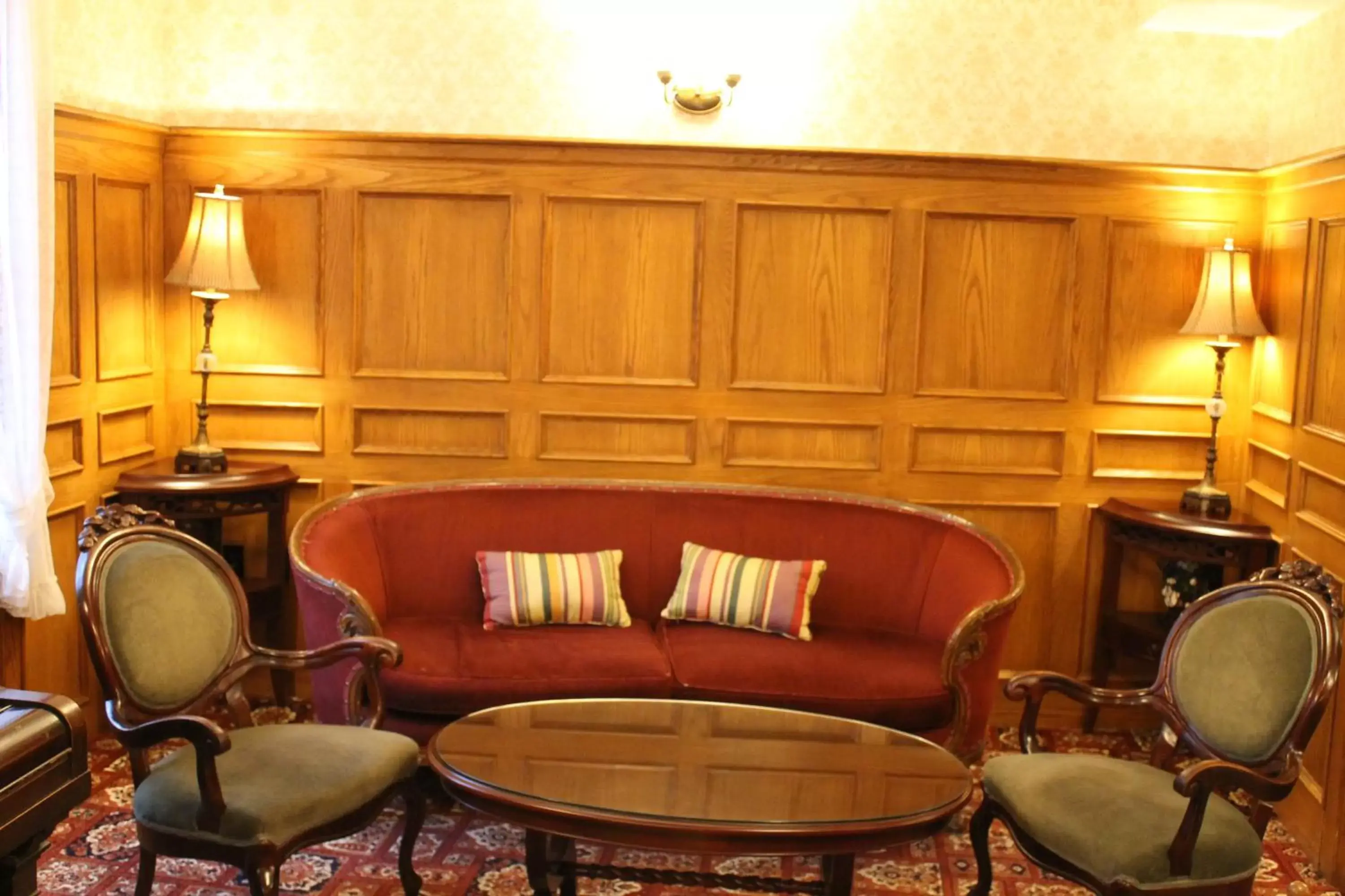 Lobby or reception, Seating Area in James Bay Inn Hotel, Suites & Cottage
