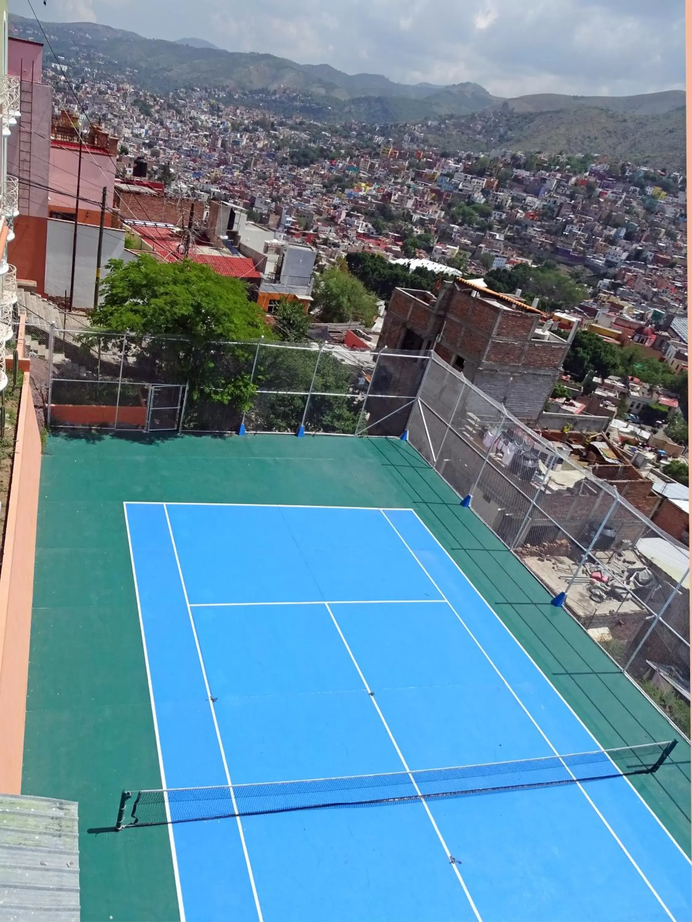 Area and facilities, Tennis/Squash in Hotel Paseo de la Presa
