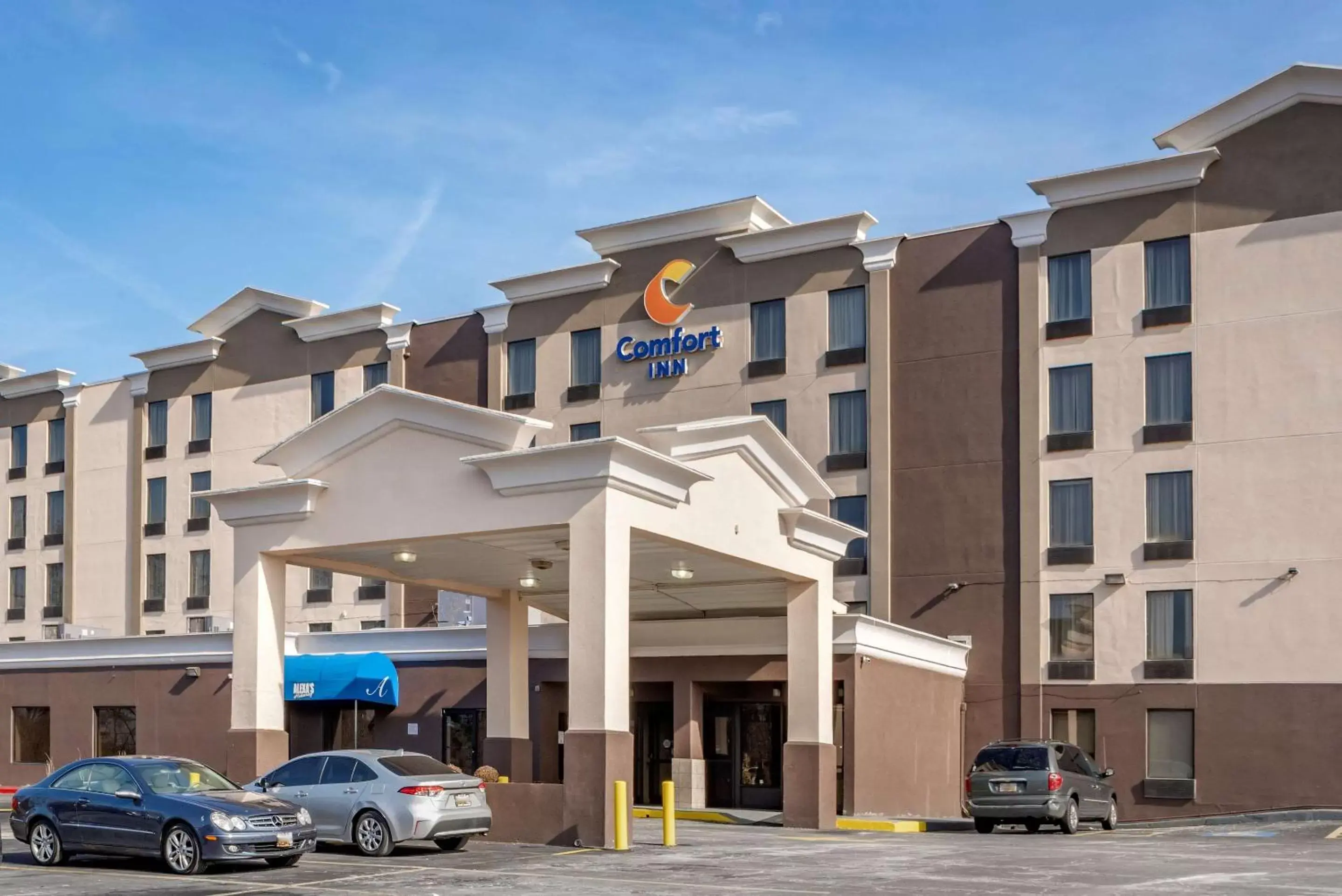 Property Building in Comfort Inn Towson