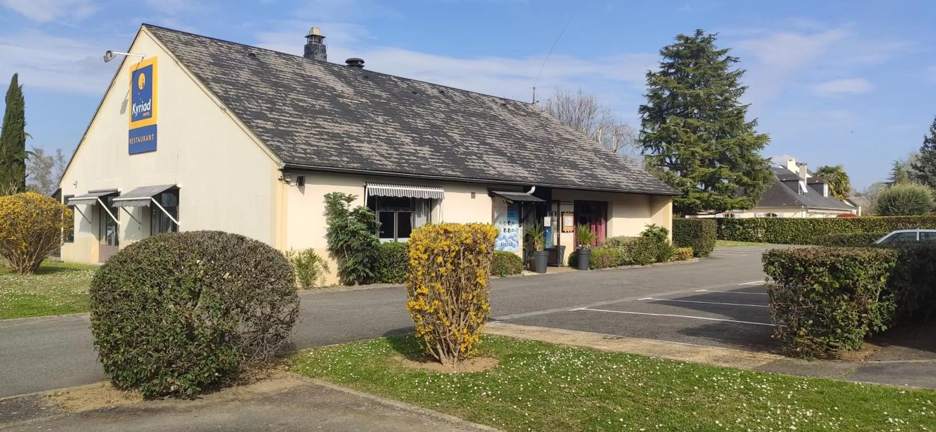 Lobby or reception in Kyriad Tarbes Odos Lobby or reception in Kyriad Tarbes Odos