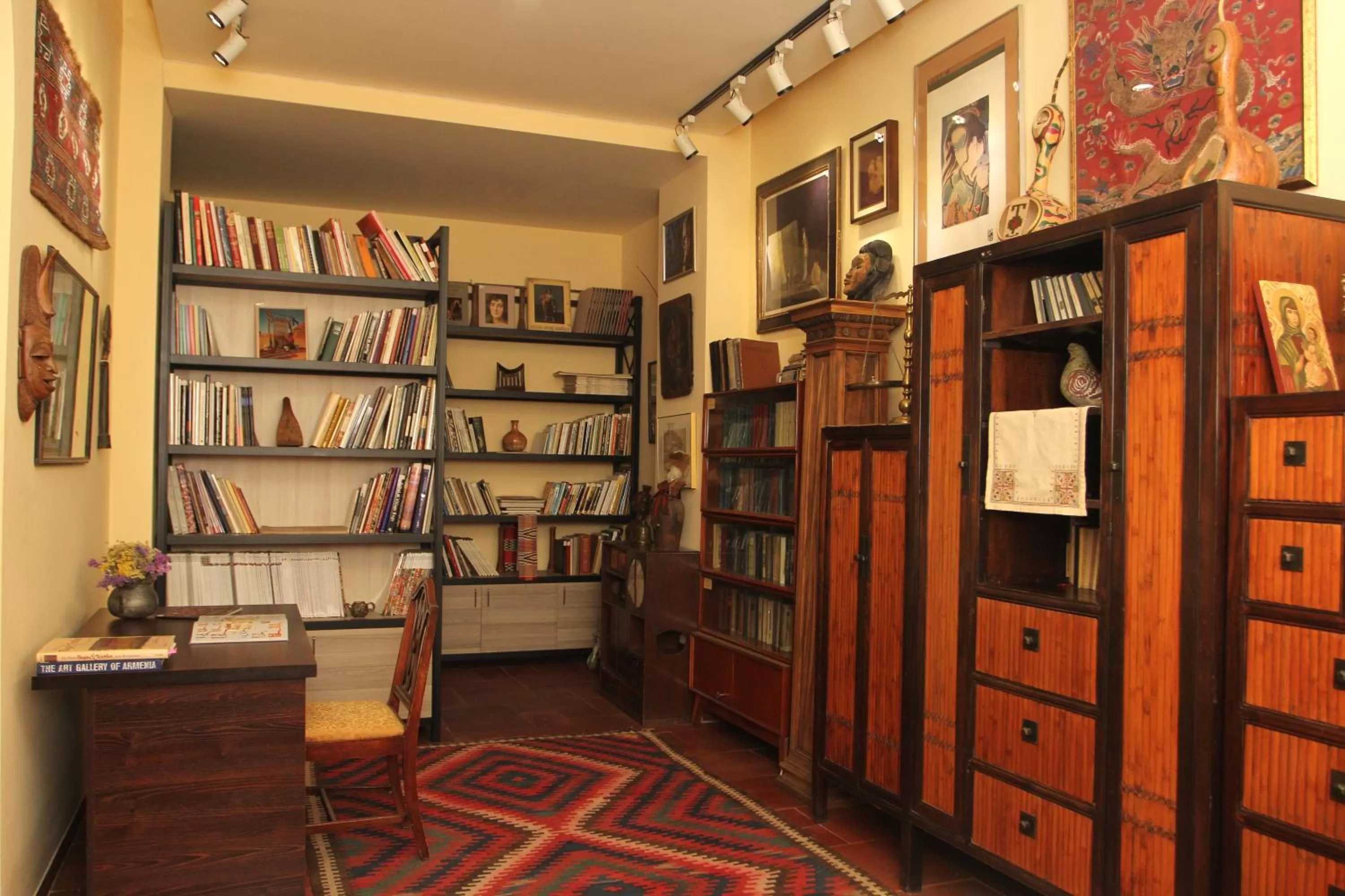 Library in Silk Road Hotel