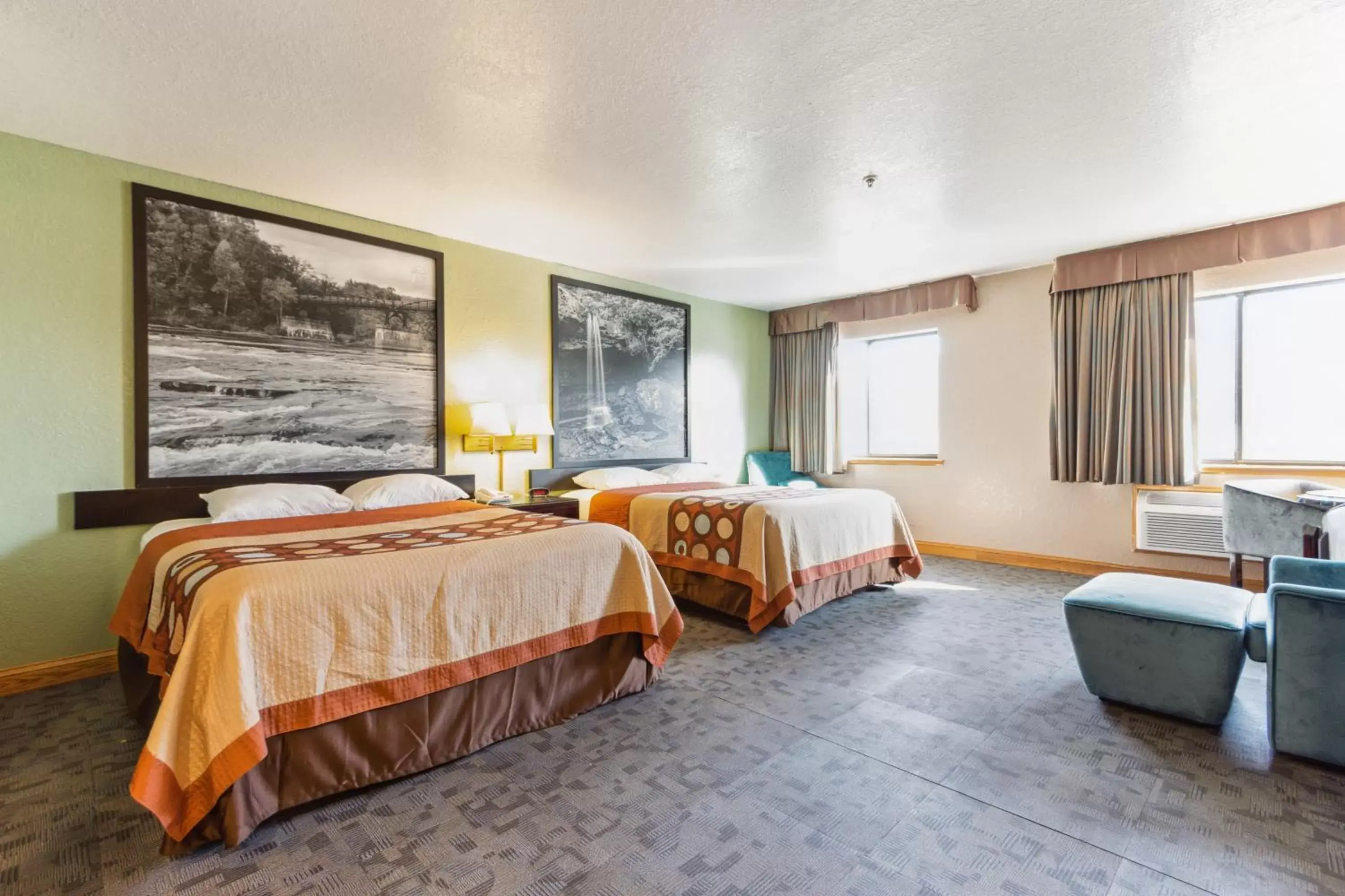 Bed in Super 8 by Wyndham Uniontown