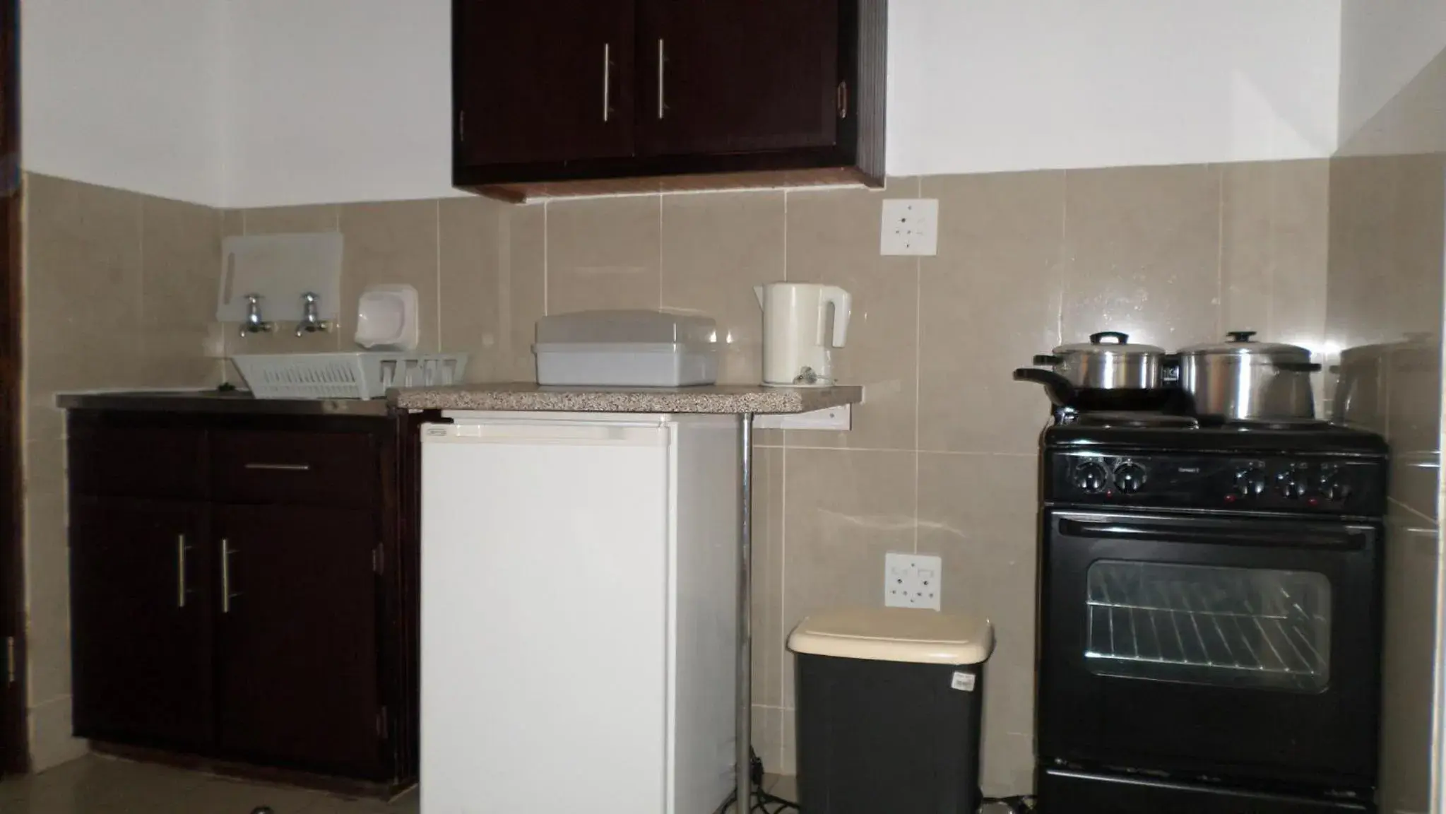 Kitchen or kitchenette, Kitchen/Kitchenette in Coastlands Durban Self Catering Holiday Apartments