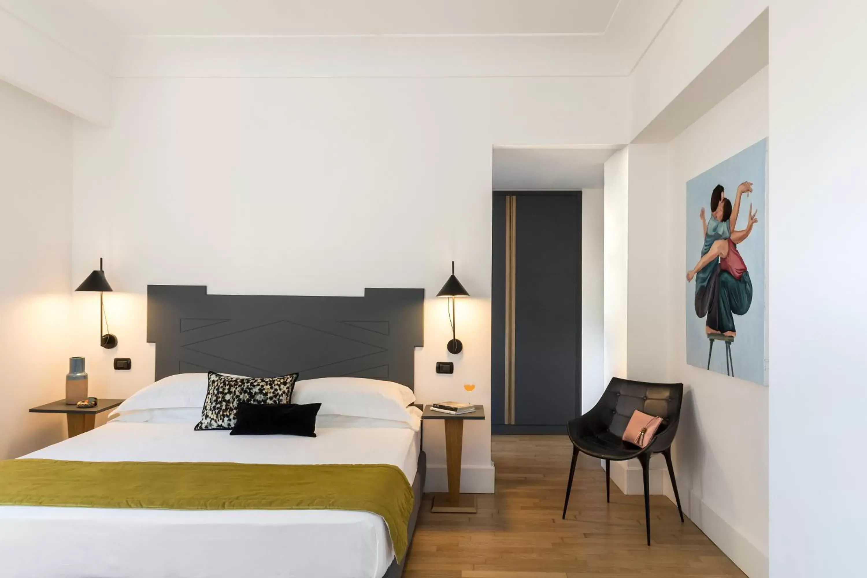 Bedroom, Bed in Hotel Plaza Opéra