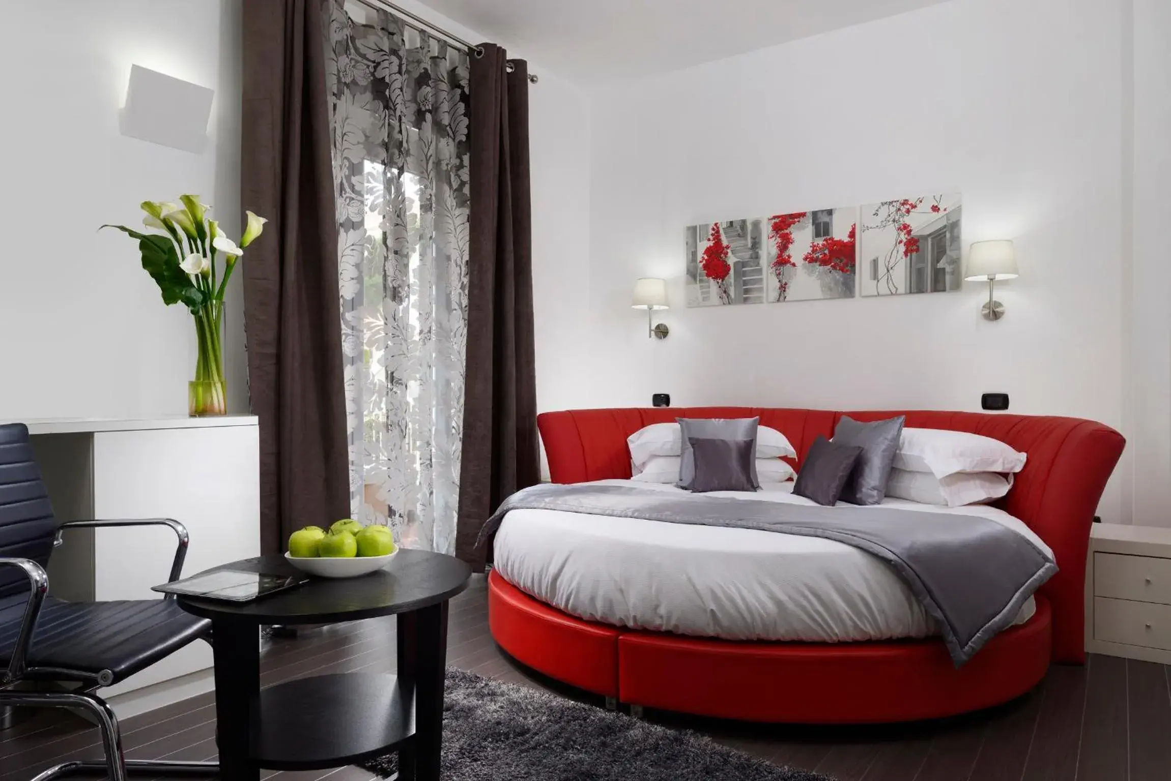 Bedroom, Bed in Gregorio VII Luxury Suites