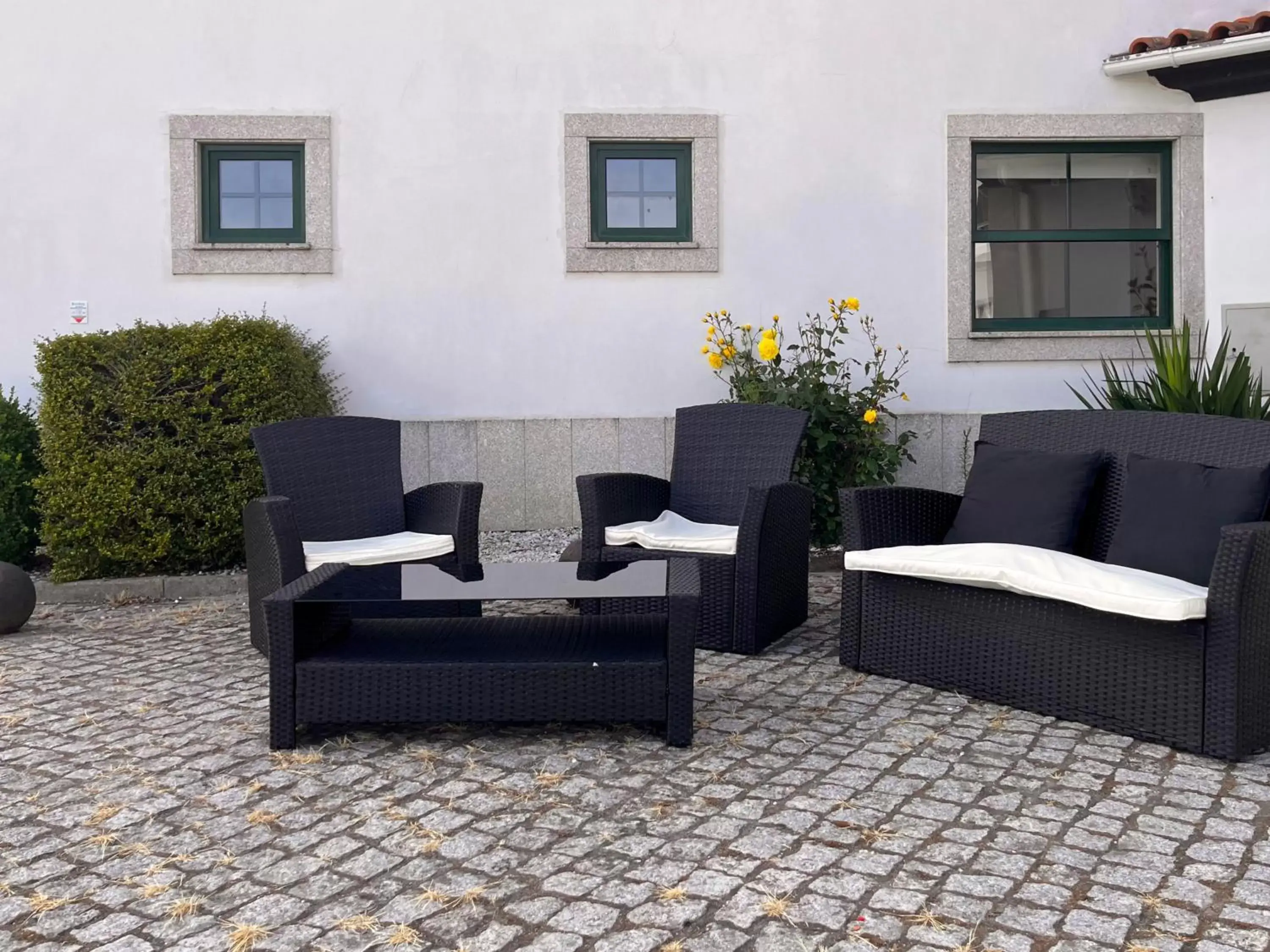 Patio, Seating Area in Vinhais Hotel