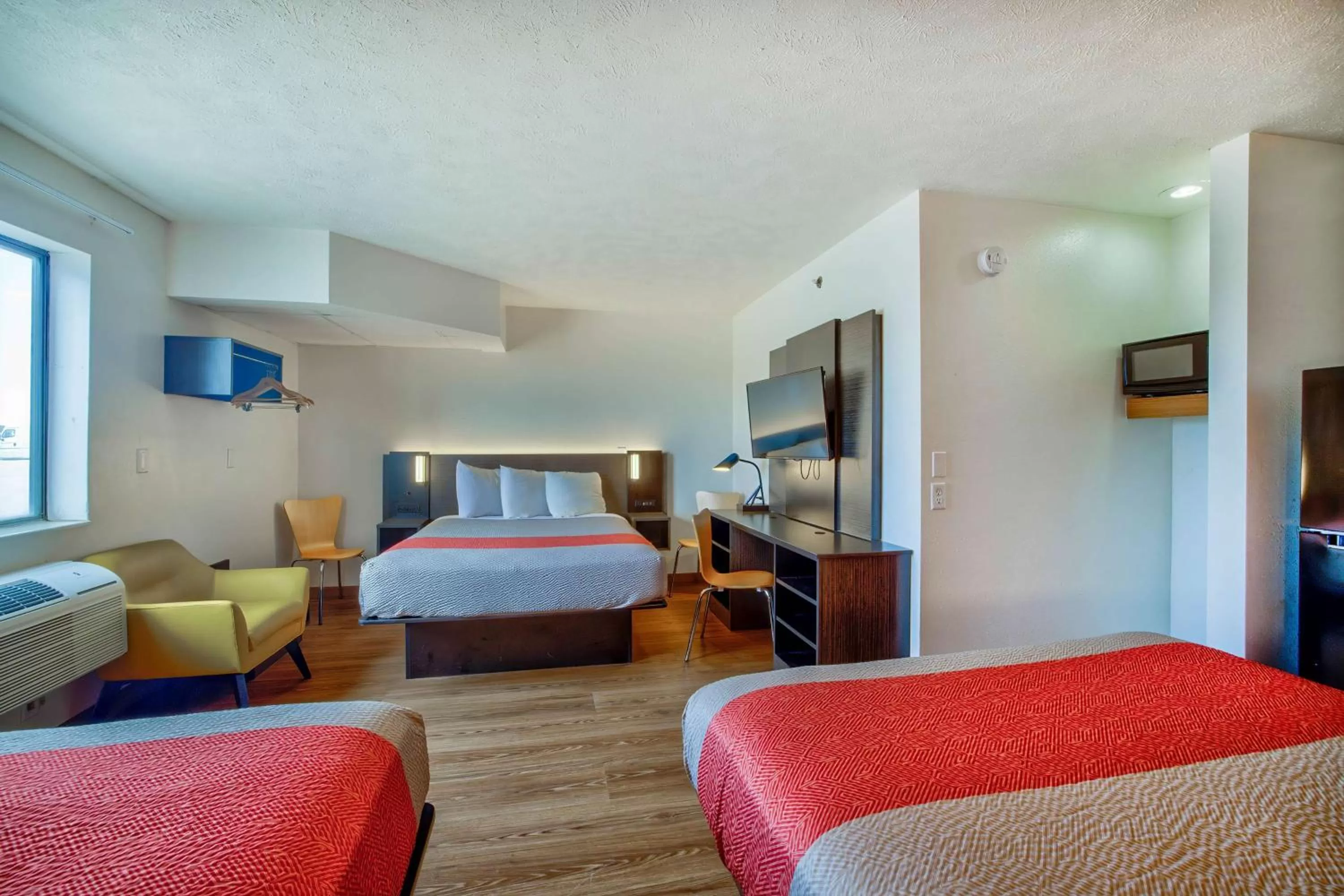 Bedroom, Bed in Motel 6-Percival, IA