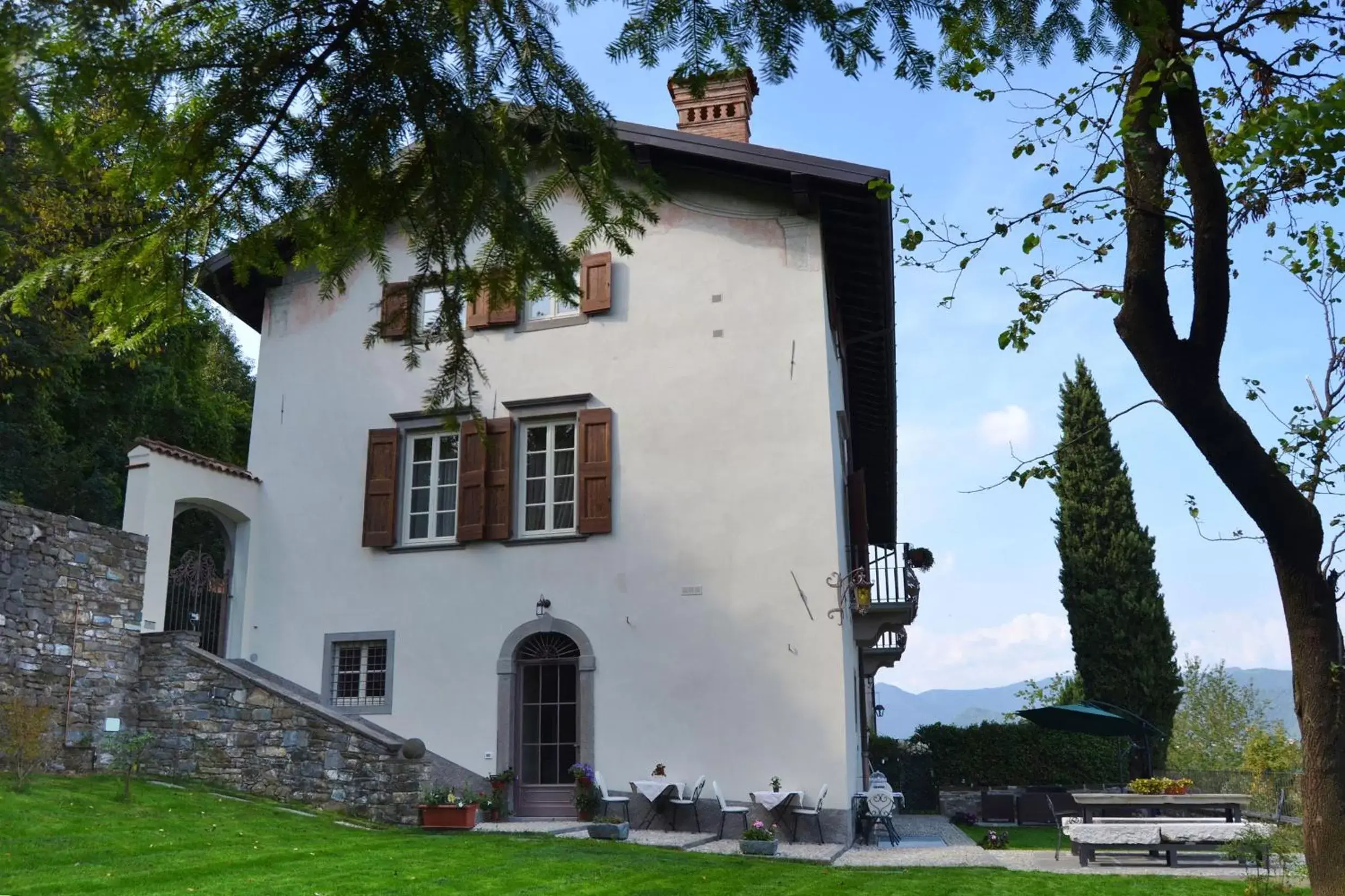 Facade/entrance, Property Building in B&B Dimora Delle Donnole Bergamo Alta