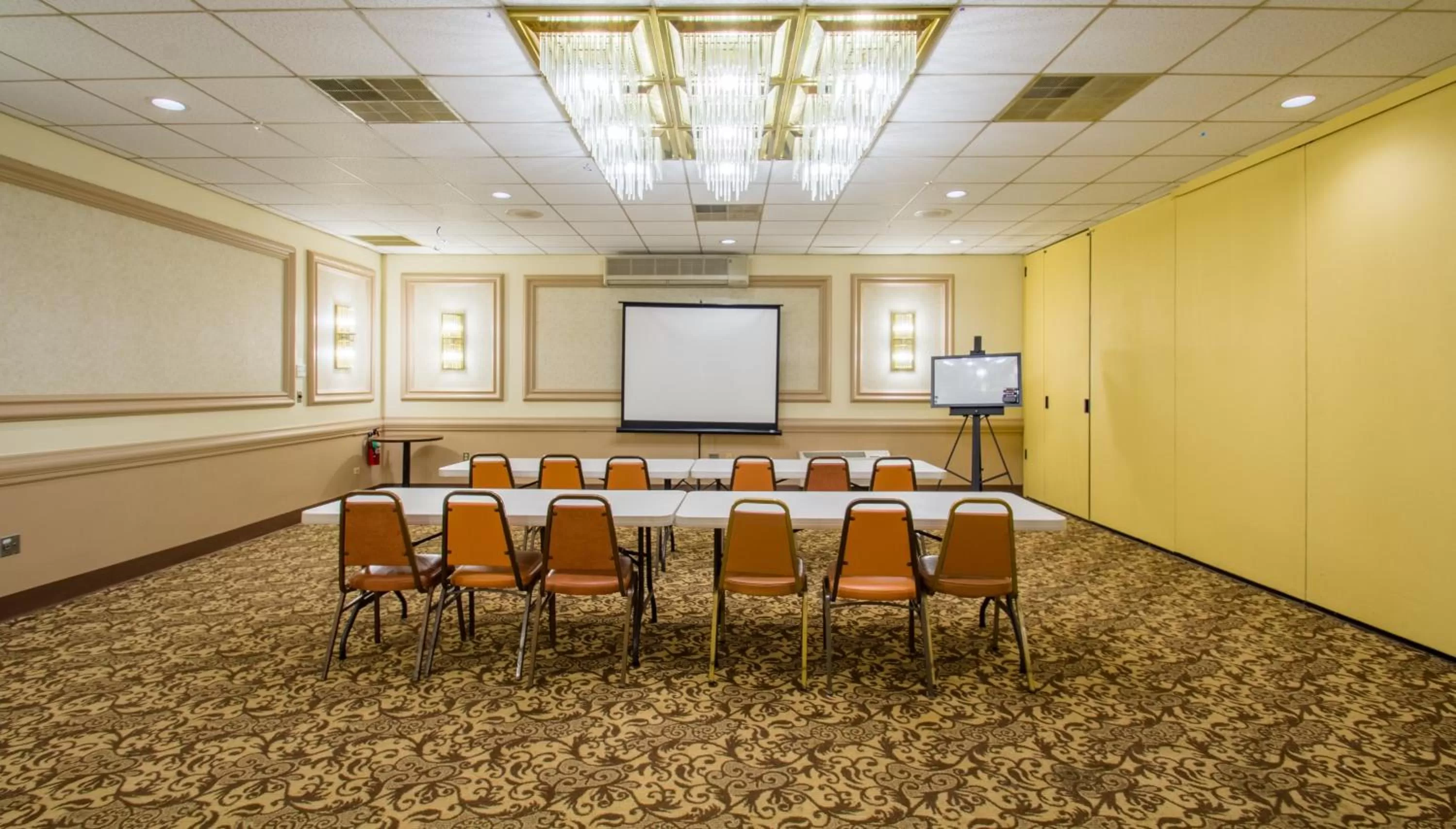 Meeting/conference room in Red Roof Inn Batavia