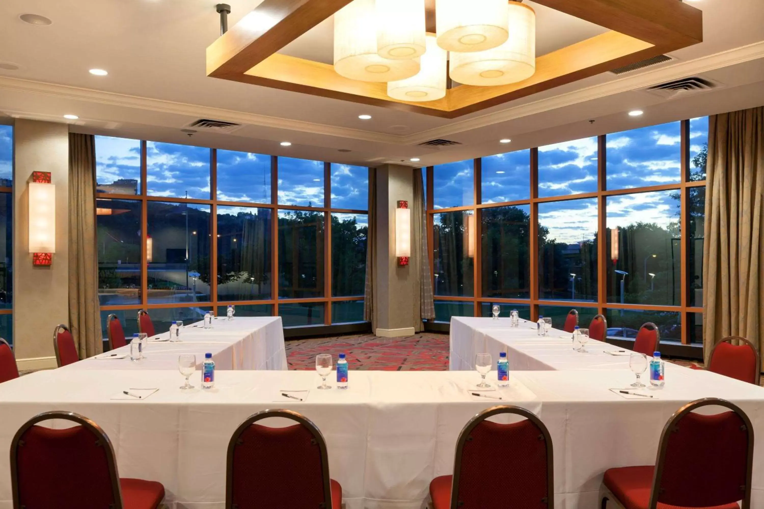 Meeting/conference room in Wyndham Grand Pittsburgh
