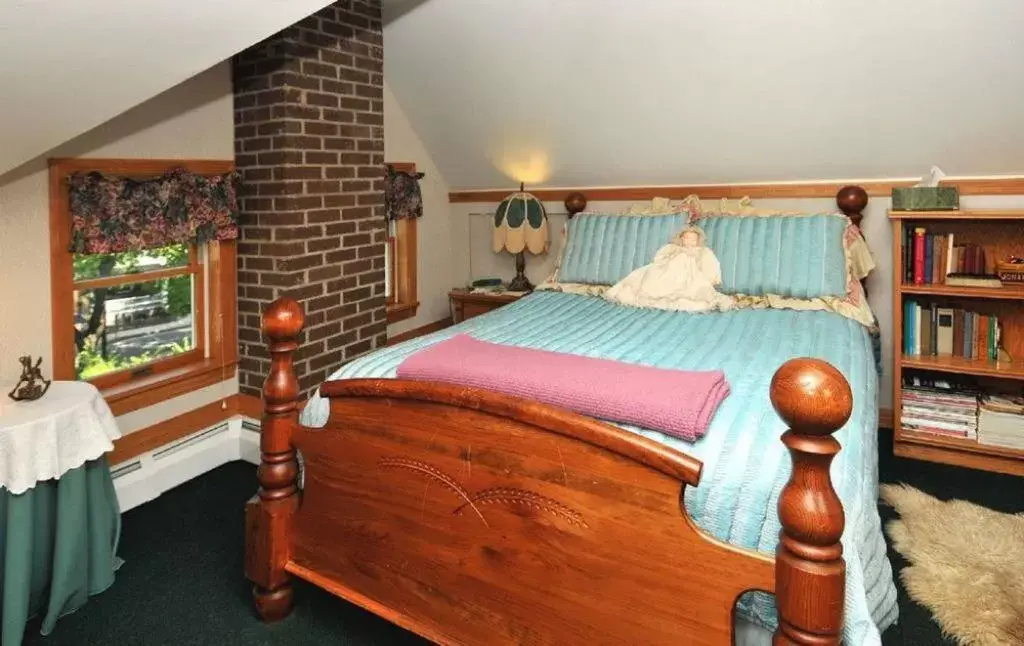 Other, Bed in Victorian Loft Bed and Breakfast