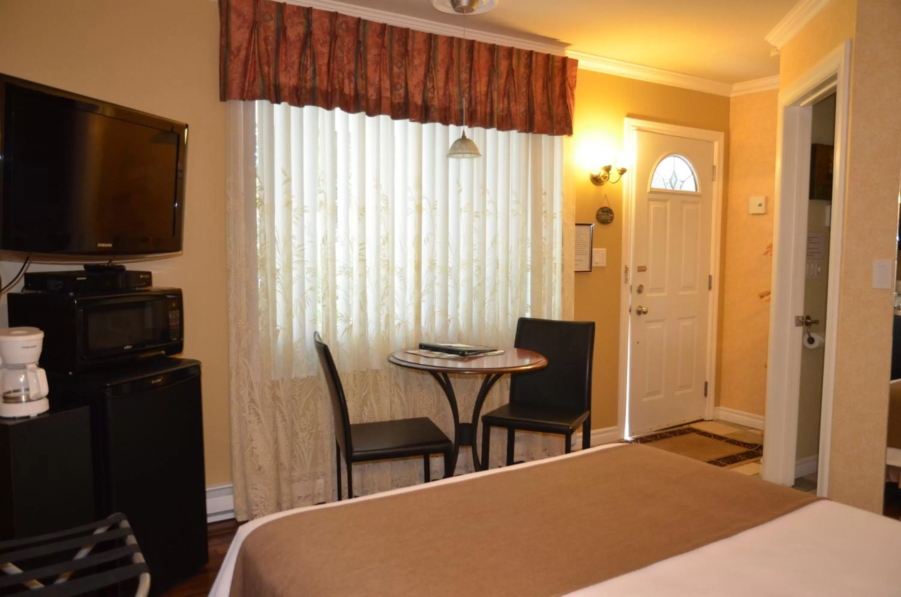 TV and multimedia, Bed in Motel Derfal