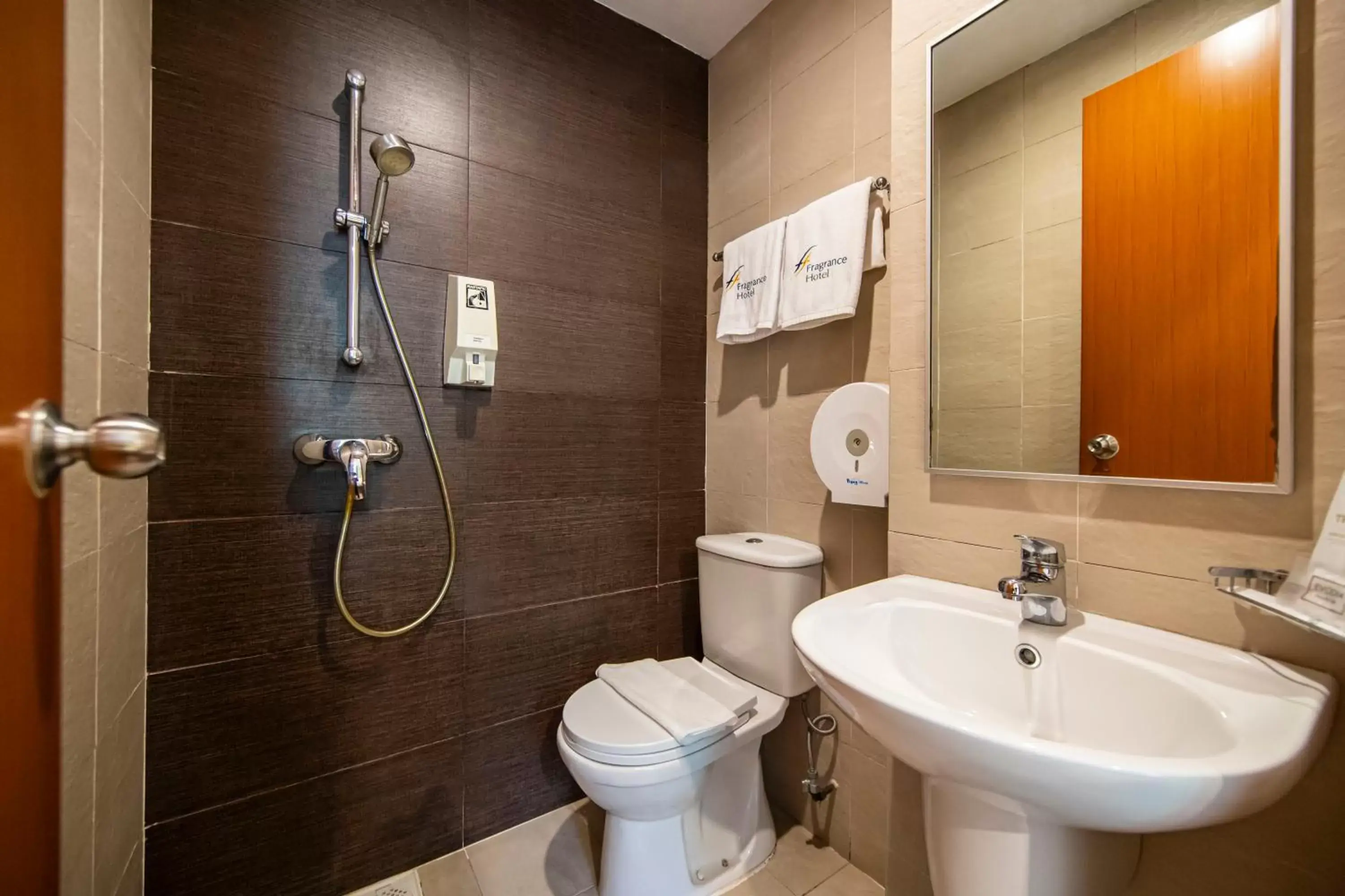 Toilet, Bathroom in Fragrance Hotel - Oasis