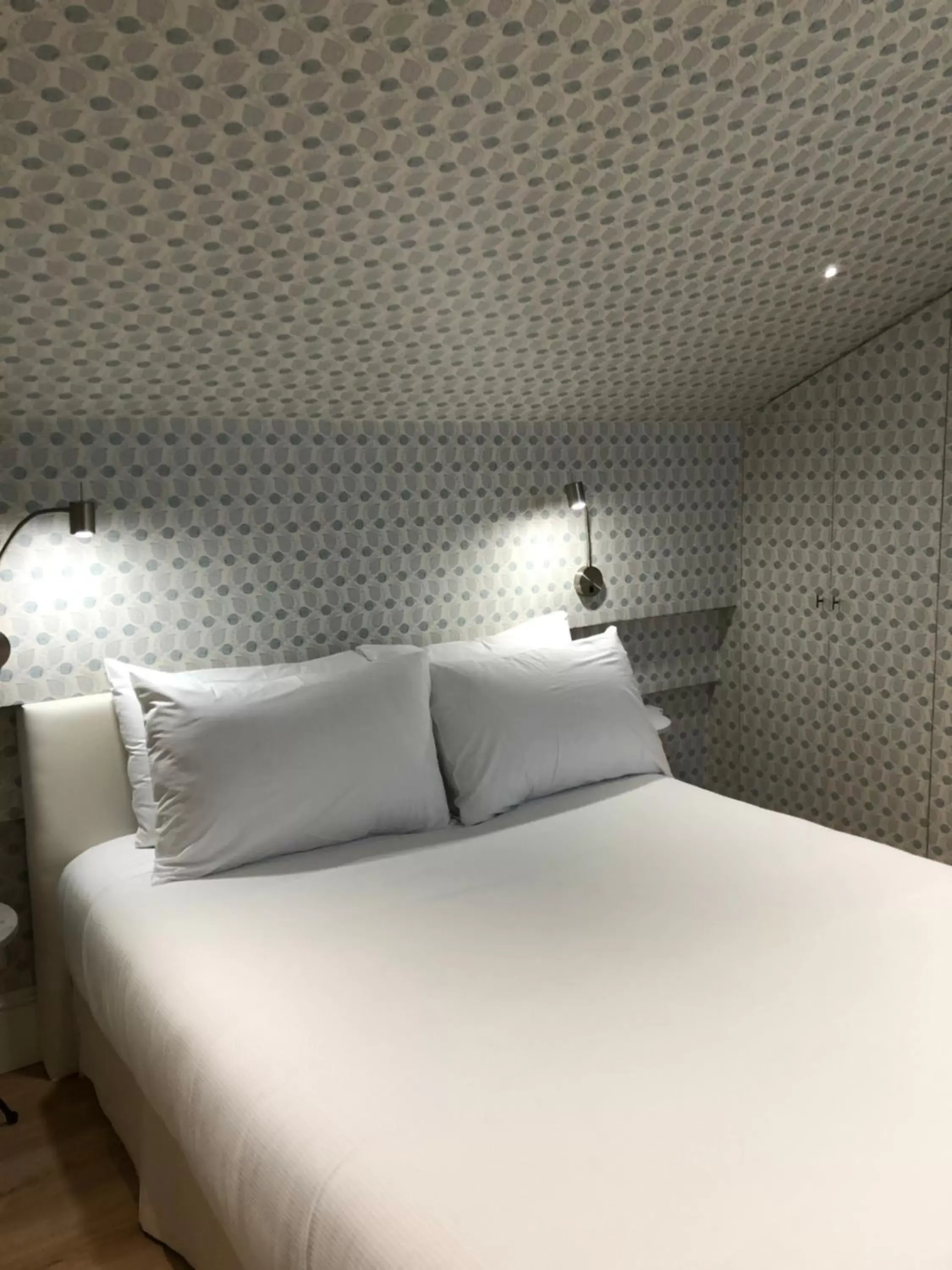 Bed in Hotel Tayko Sevilla