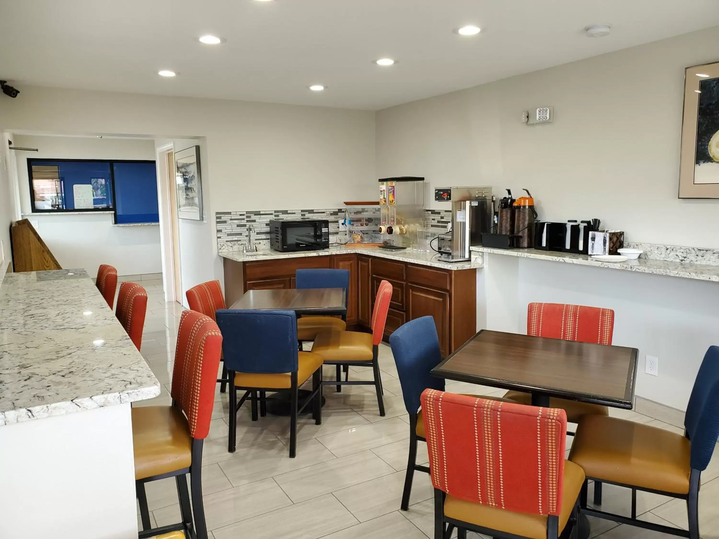 Continental breakfast, Restaurant/Places to Eat in Travelodge by Wyndham Albuquerque West