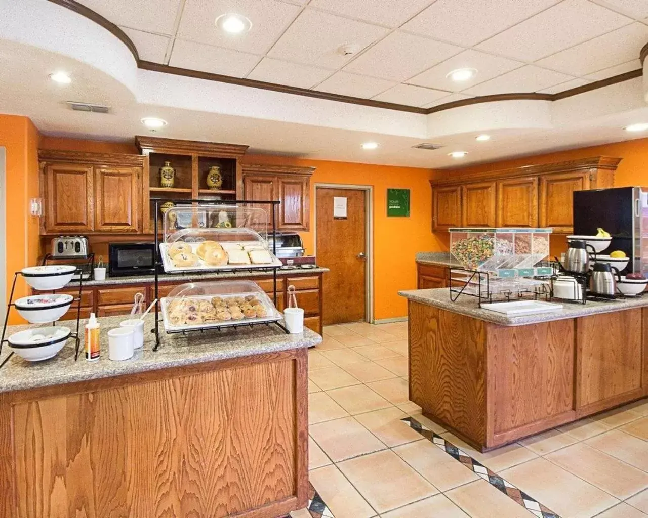 Breakfast, Restaurant/Places to Eat in Shary Inn and Suites