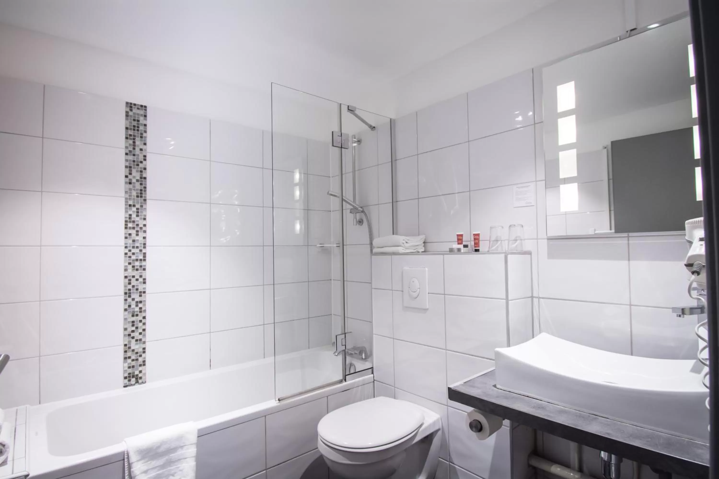 Bathroom in Hôtel Couvent du Franciscain Centre ville