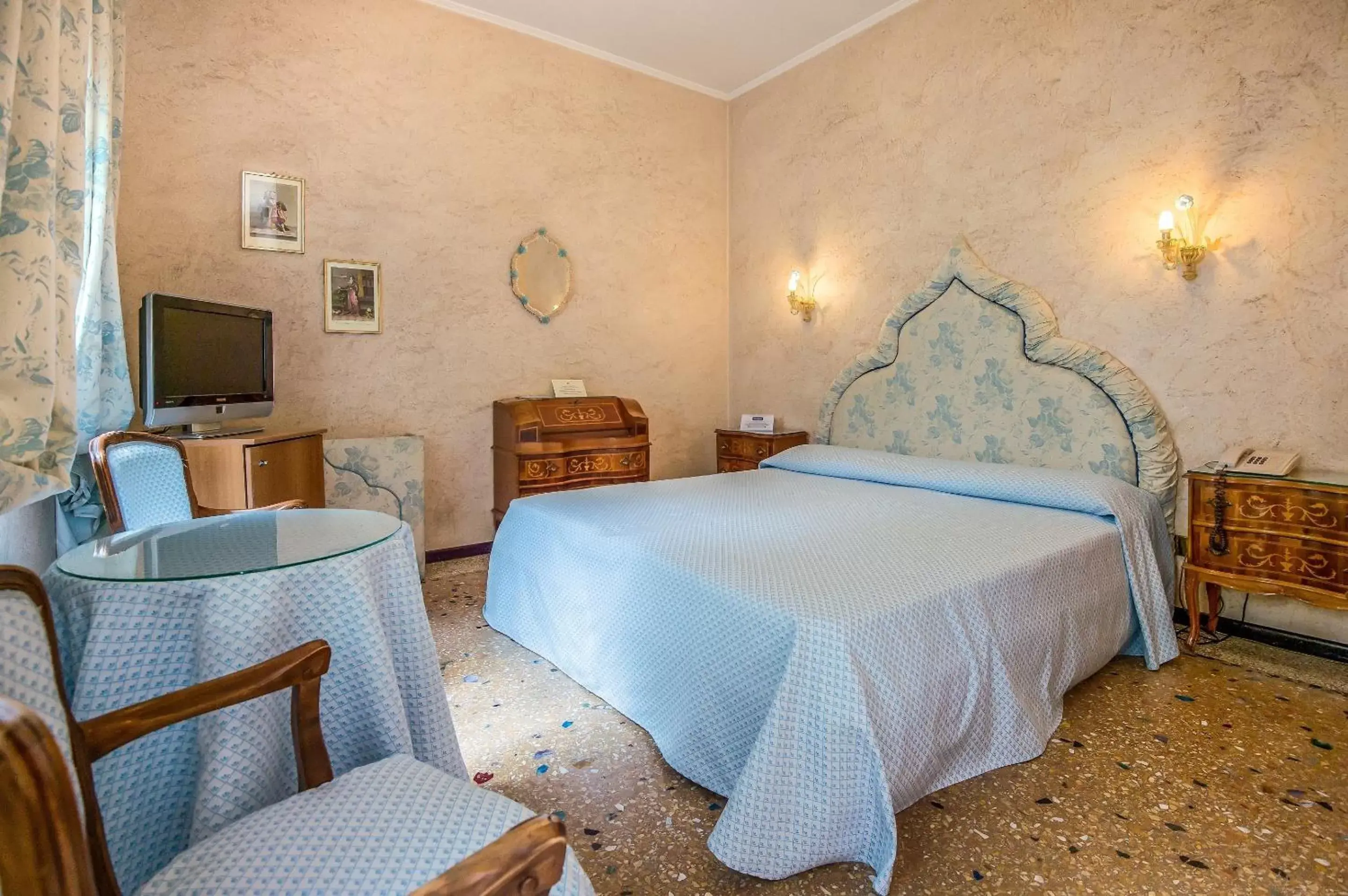 Double or Twin Room with Swimming Pool Access in Hotel Giorgione