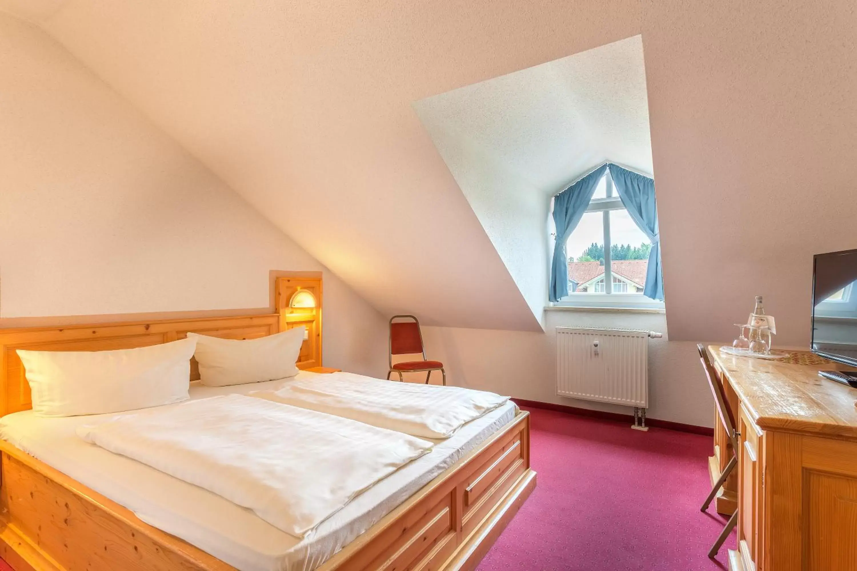 Photo of the whole room, Bed in Hotel Ahornhof