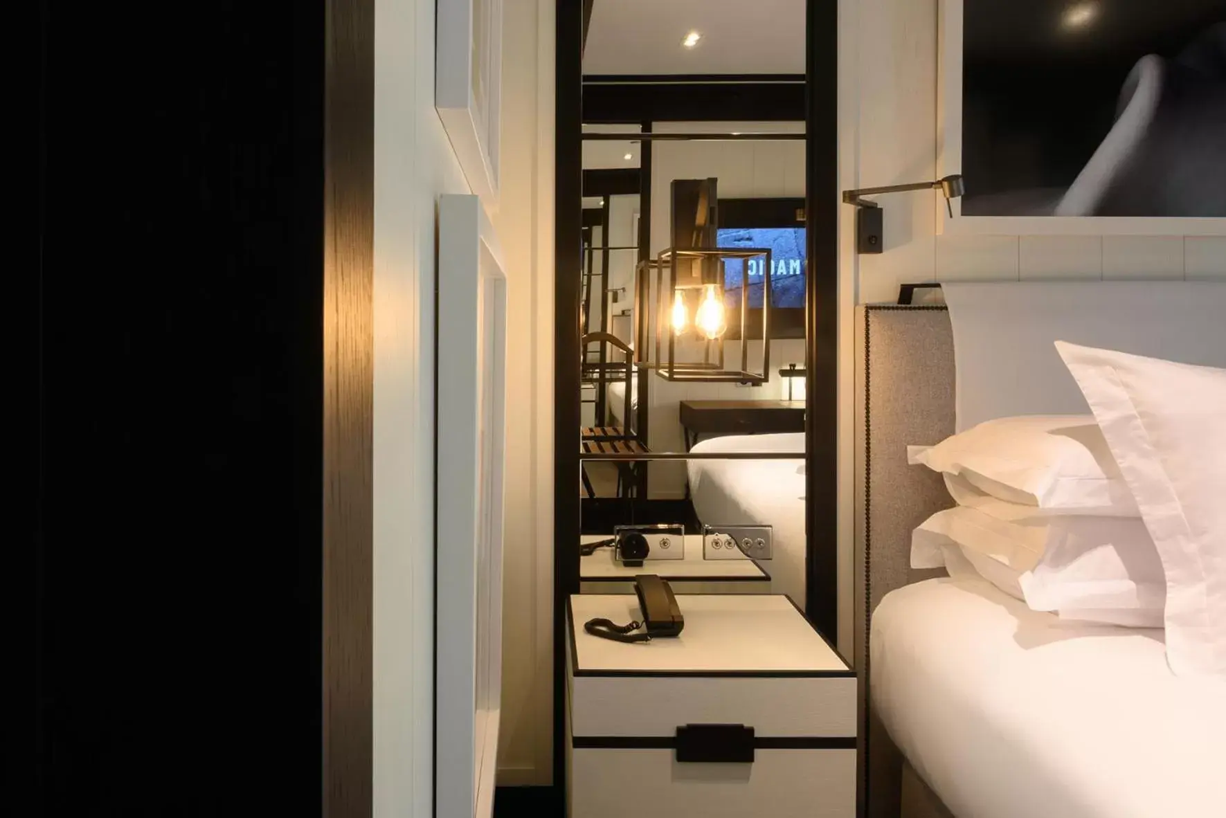 Bedroom in Seventy Barcelona