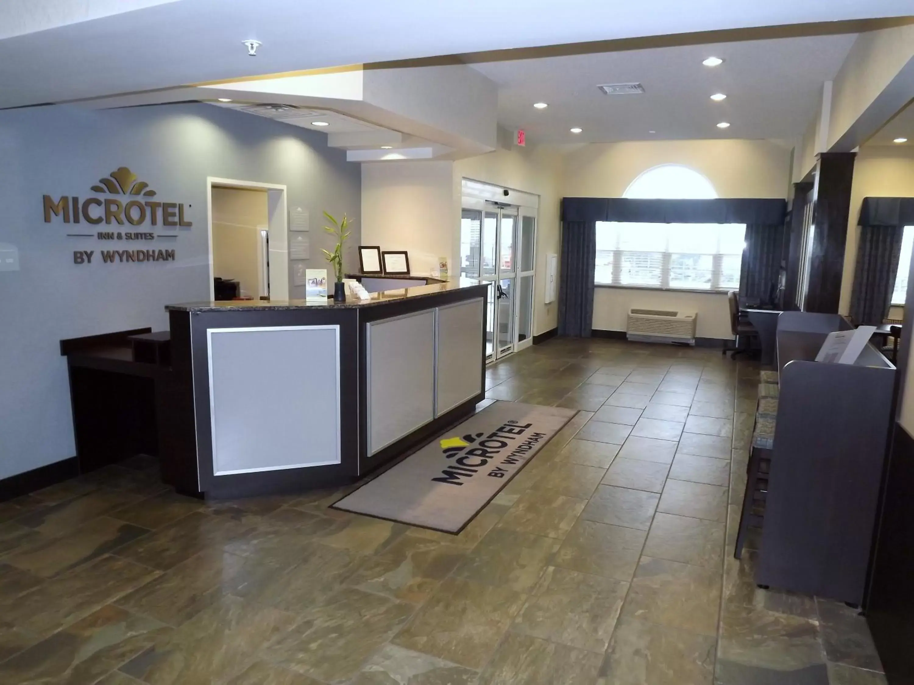 Lobby or reception in Microtel Inn & Suites by Wyndham Wilkes Barre