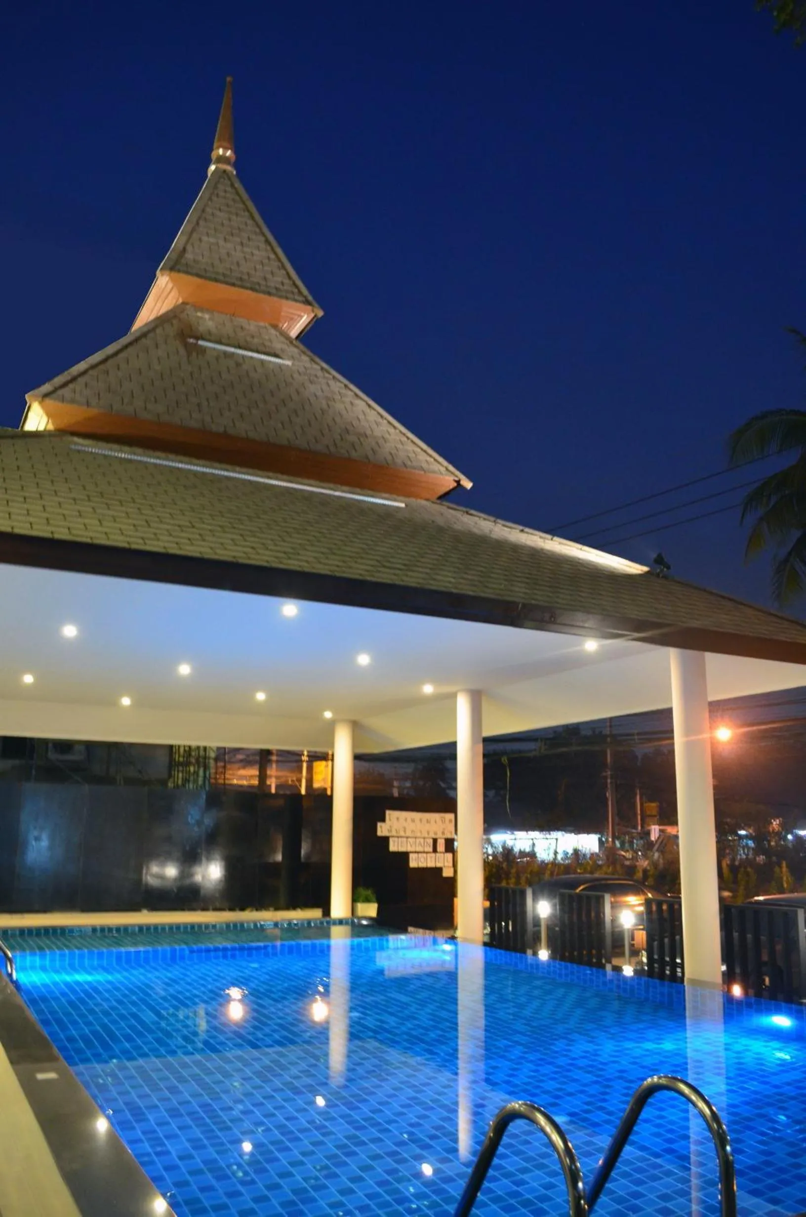 Swimming pool in Tevan Jomtien Pattaya