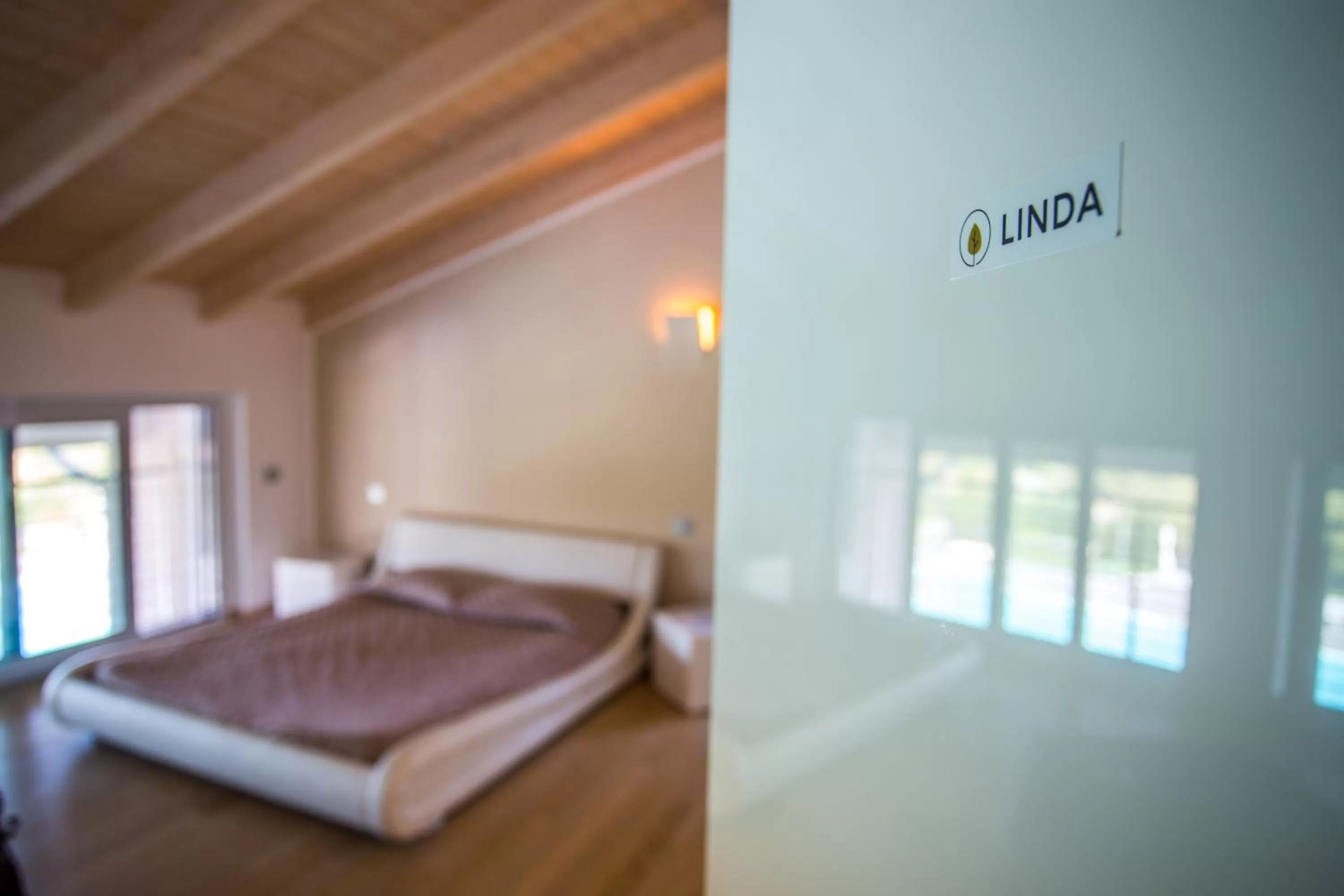 Decorative detail, Bed in Gelso Bianco Country Resort