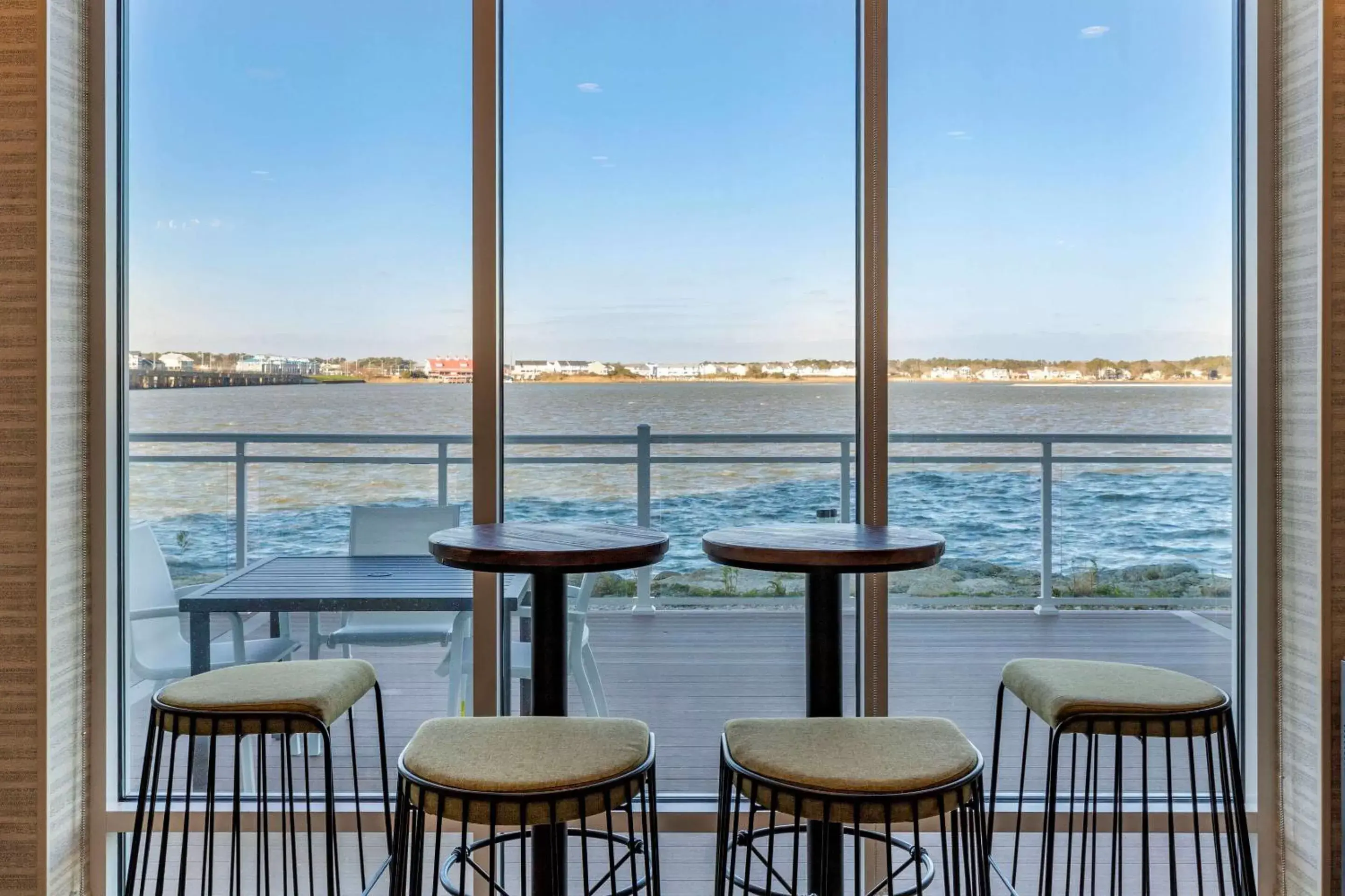 Restaurant/places to eat in Cambria Hotel Ocean City - Bayfront