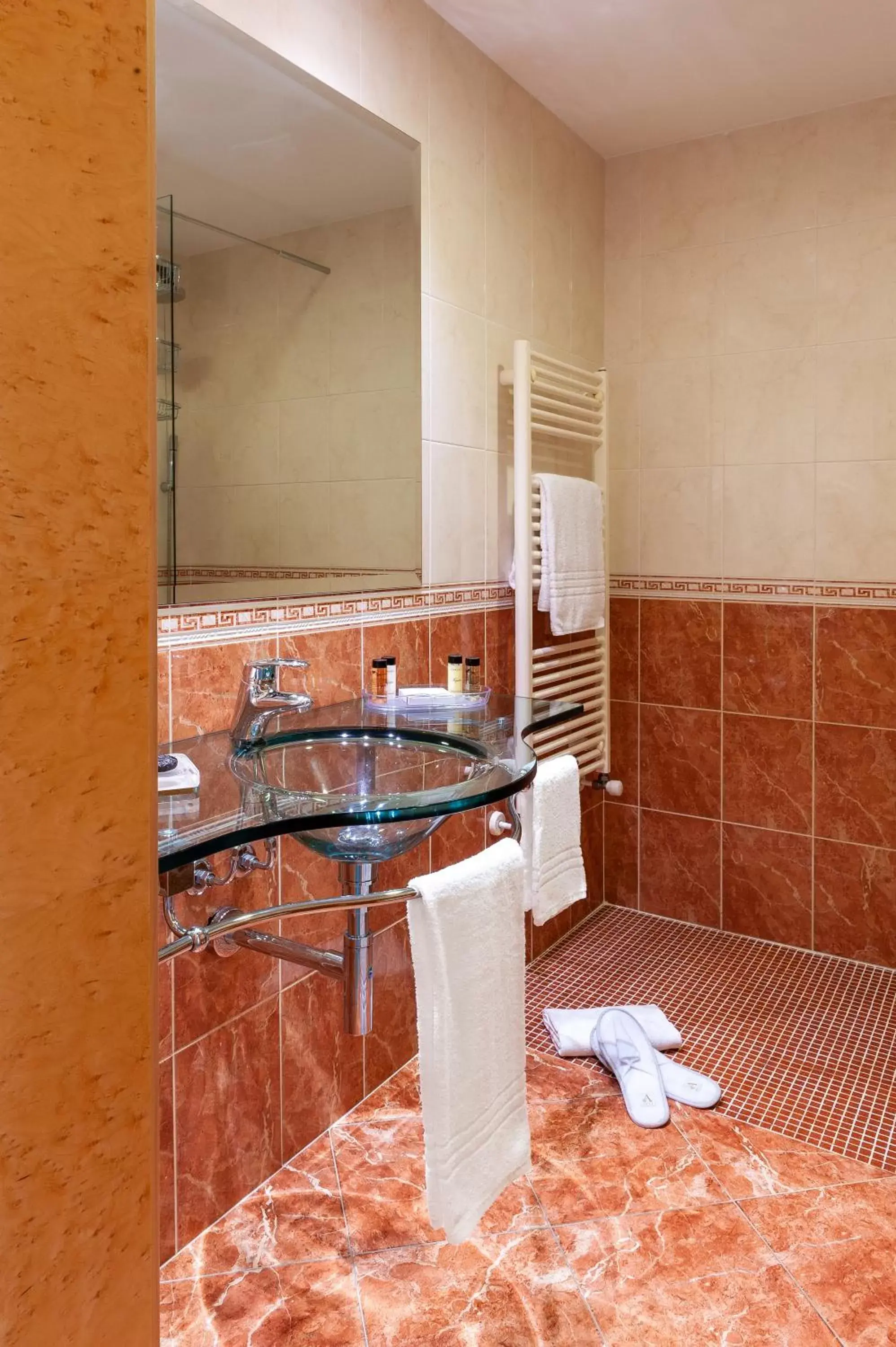 Bathroom in Agora' Palace Hotel