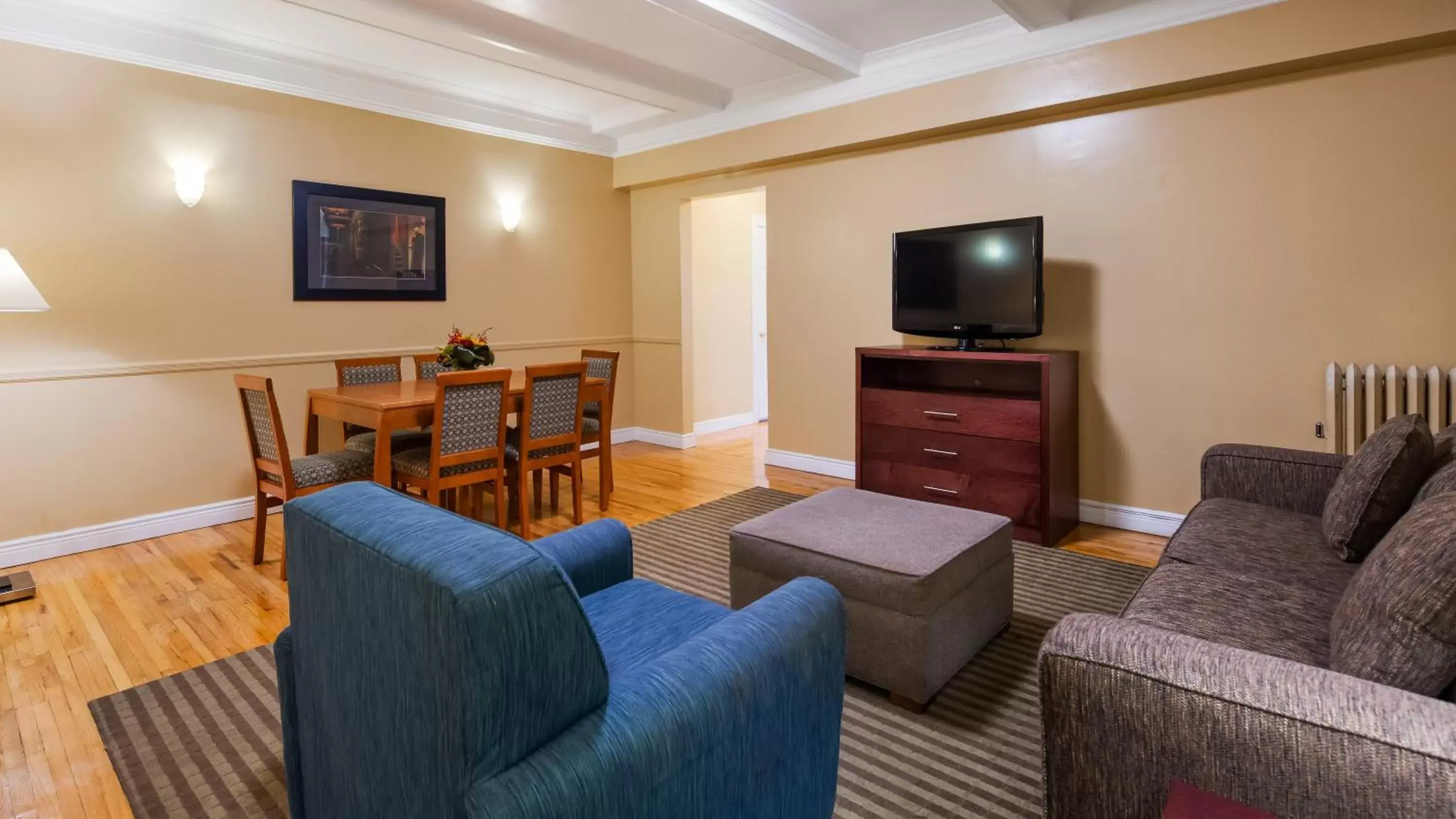 Living room, Seating Area in Best Western Plus Hospitality House Suites