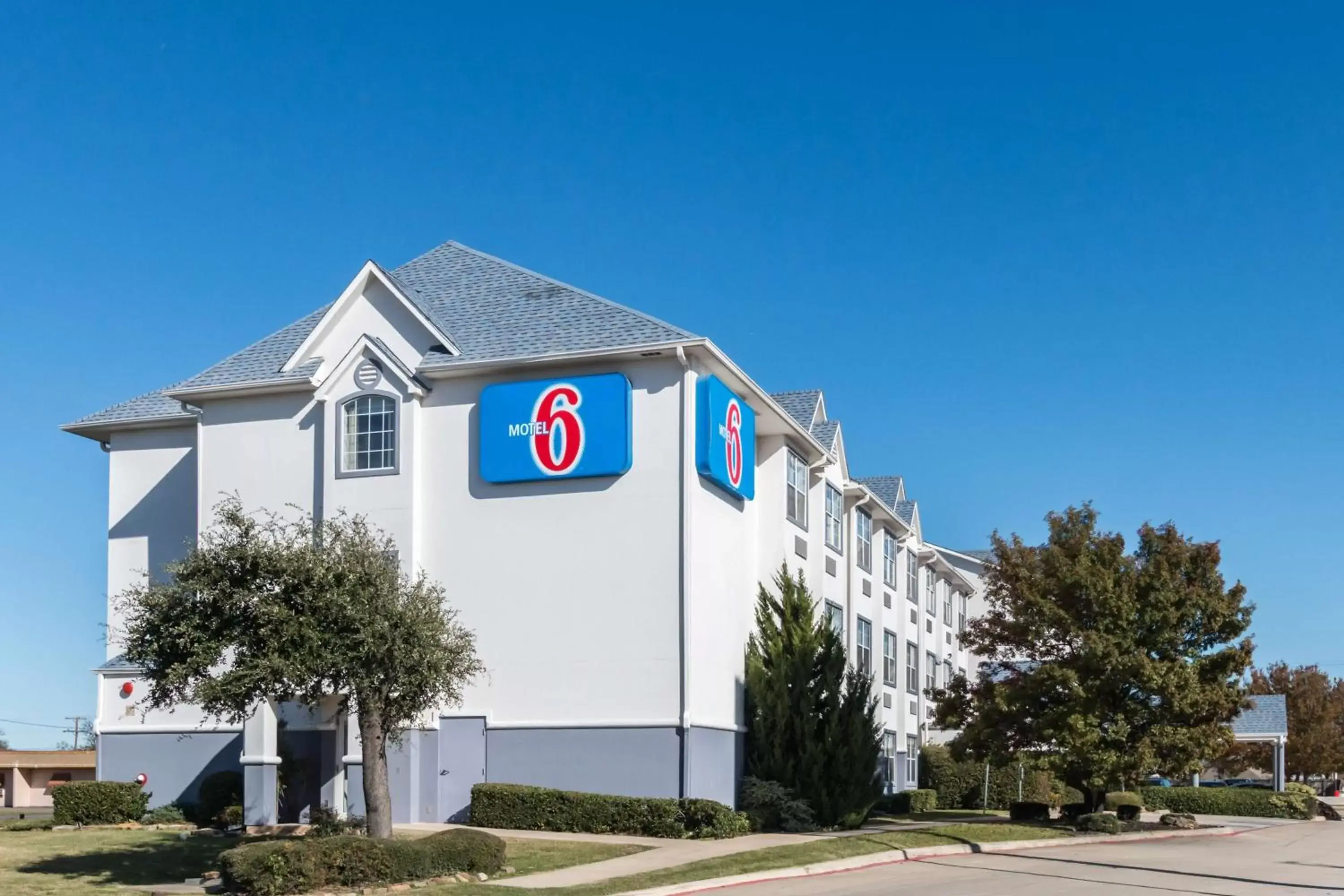 Property Building in Motel 6-Fort Worth, TX - Burleson