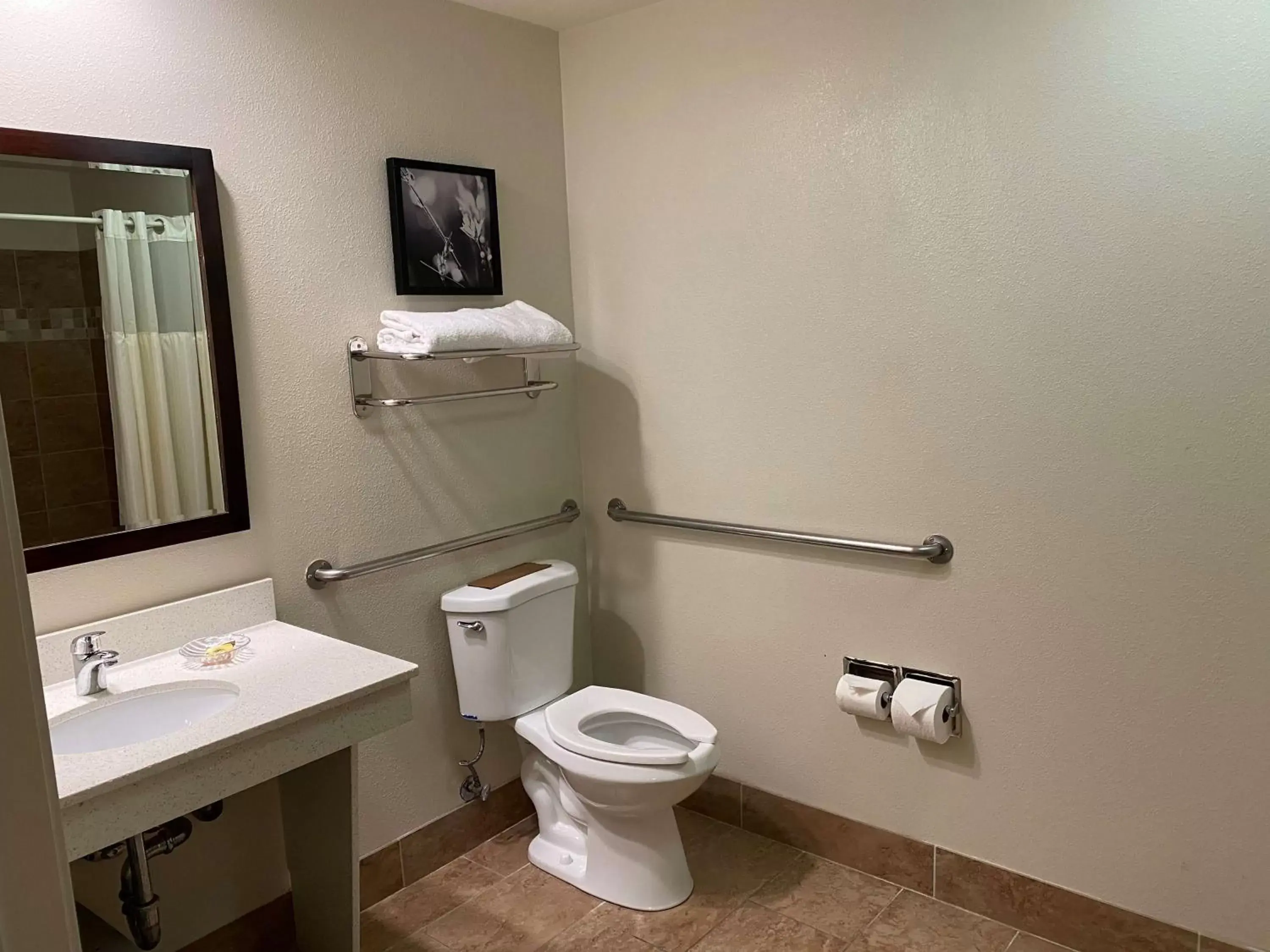 Bathroom in Best Western PLUS Inn of Hayward