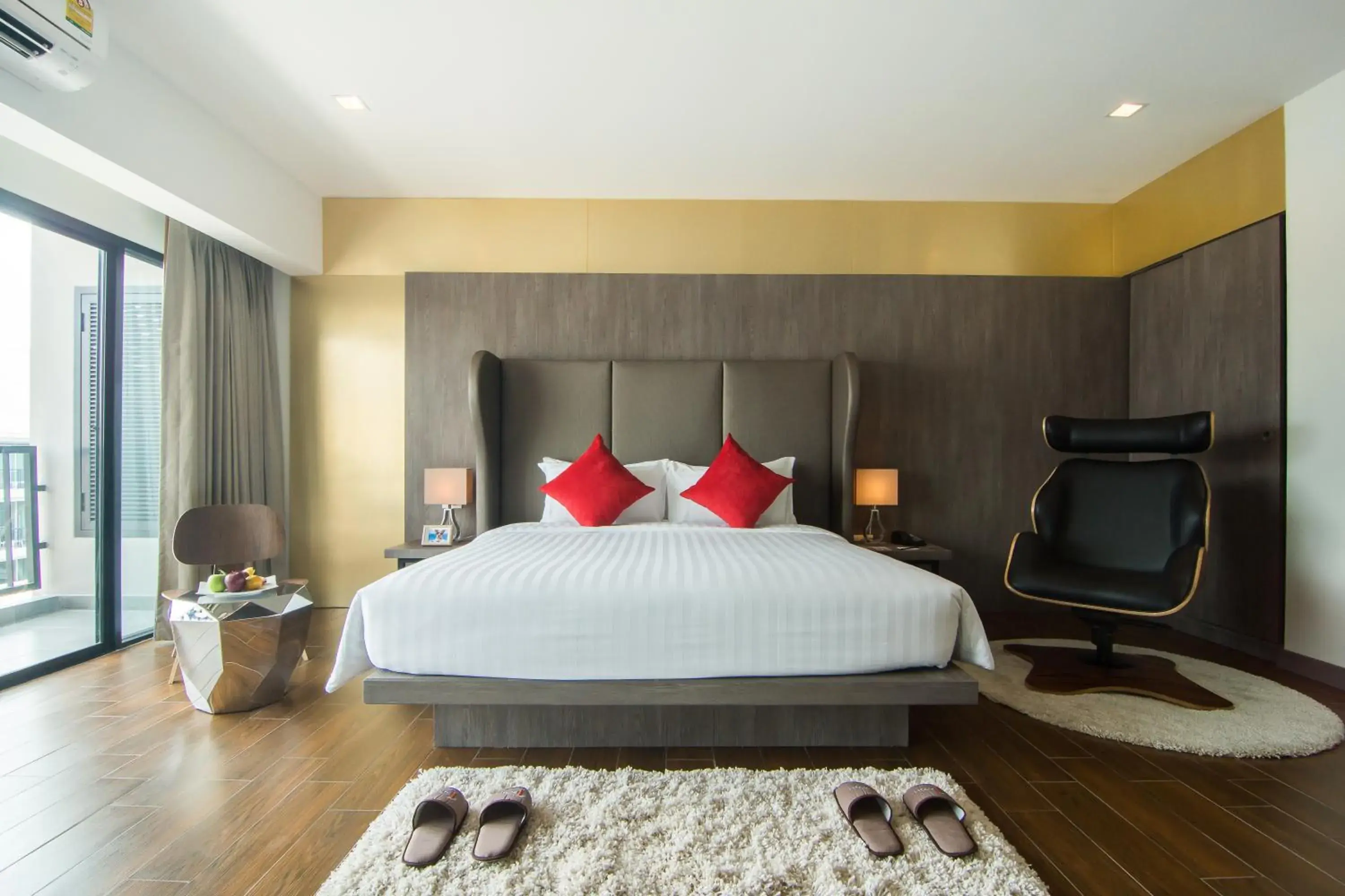 Photo of the whole room, Bed in J Inspired Hotel Pattaya (SHA Plus)