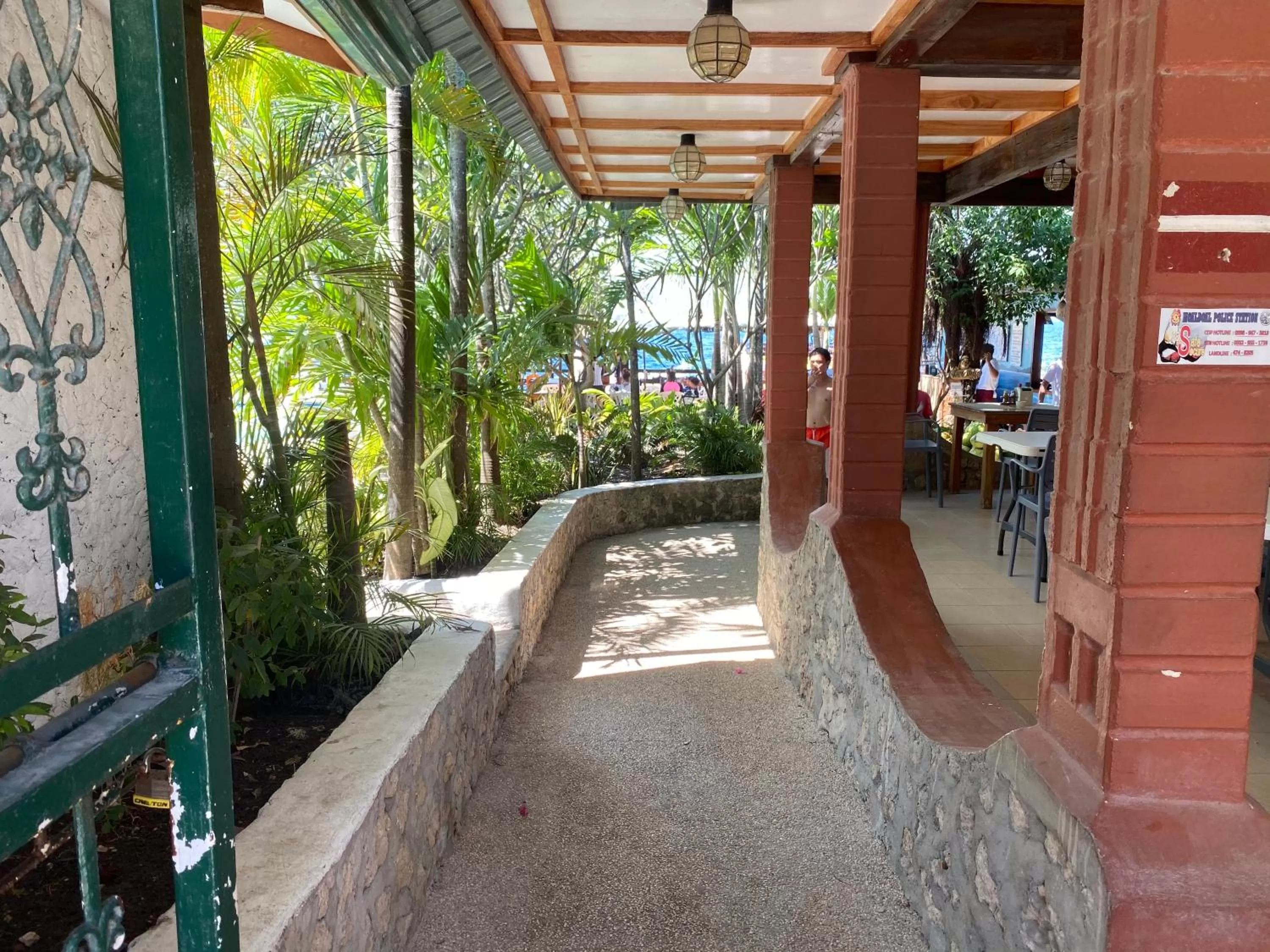 Restaurant/places to eat in Marina Village