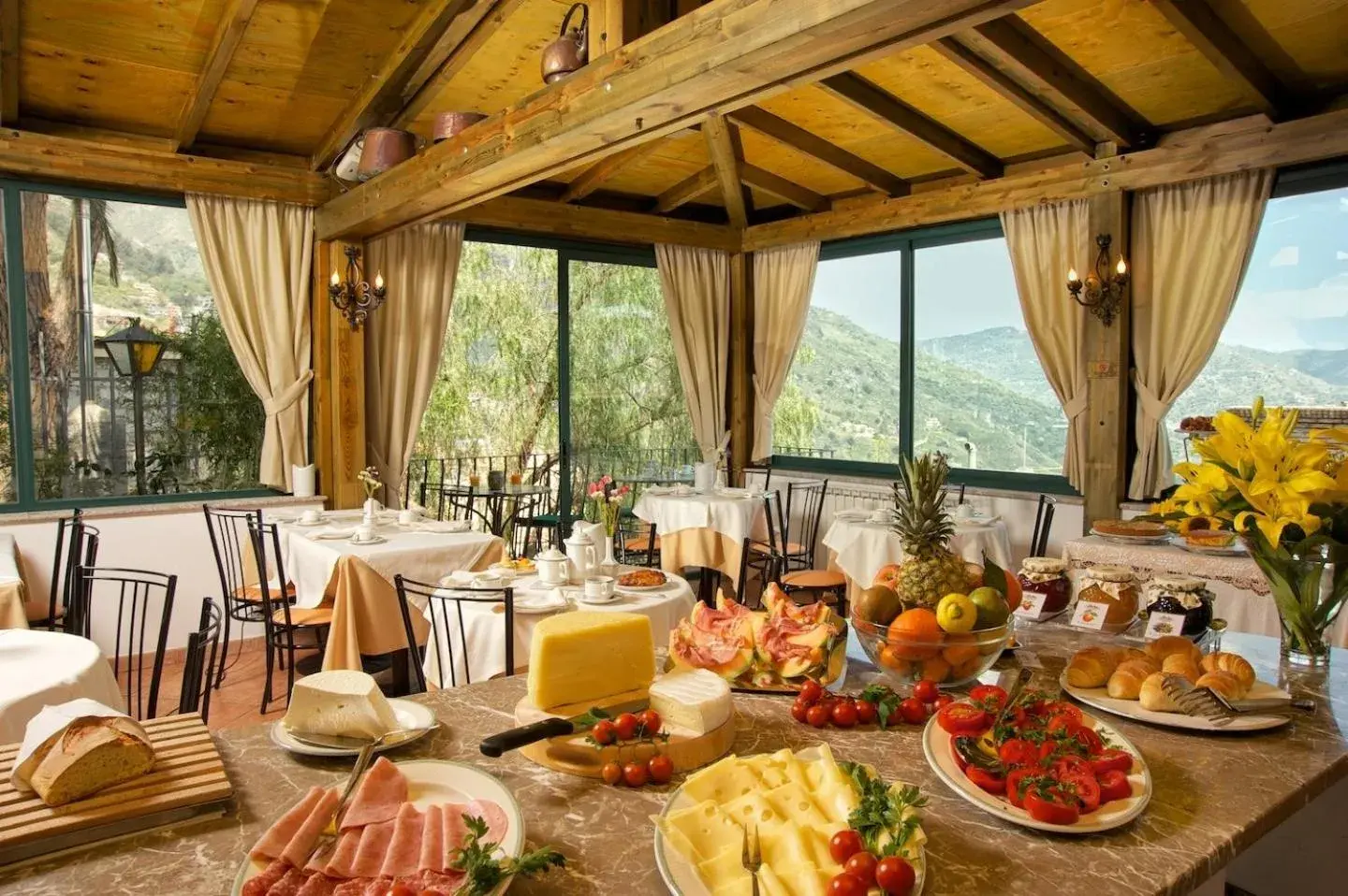 Buffet breakfast, Restaurant/Places to Eat in La Pensione Svizzera