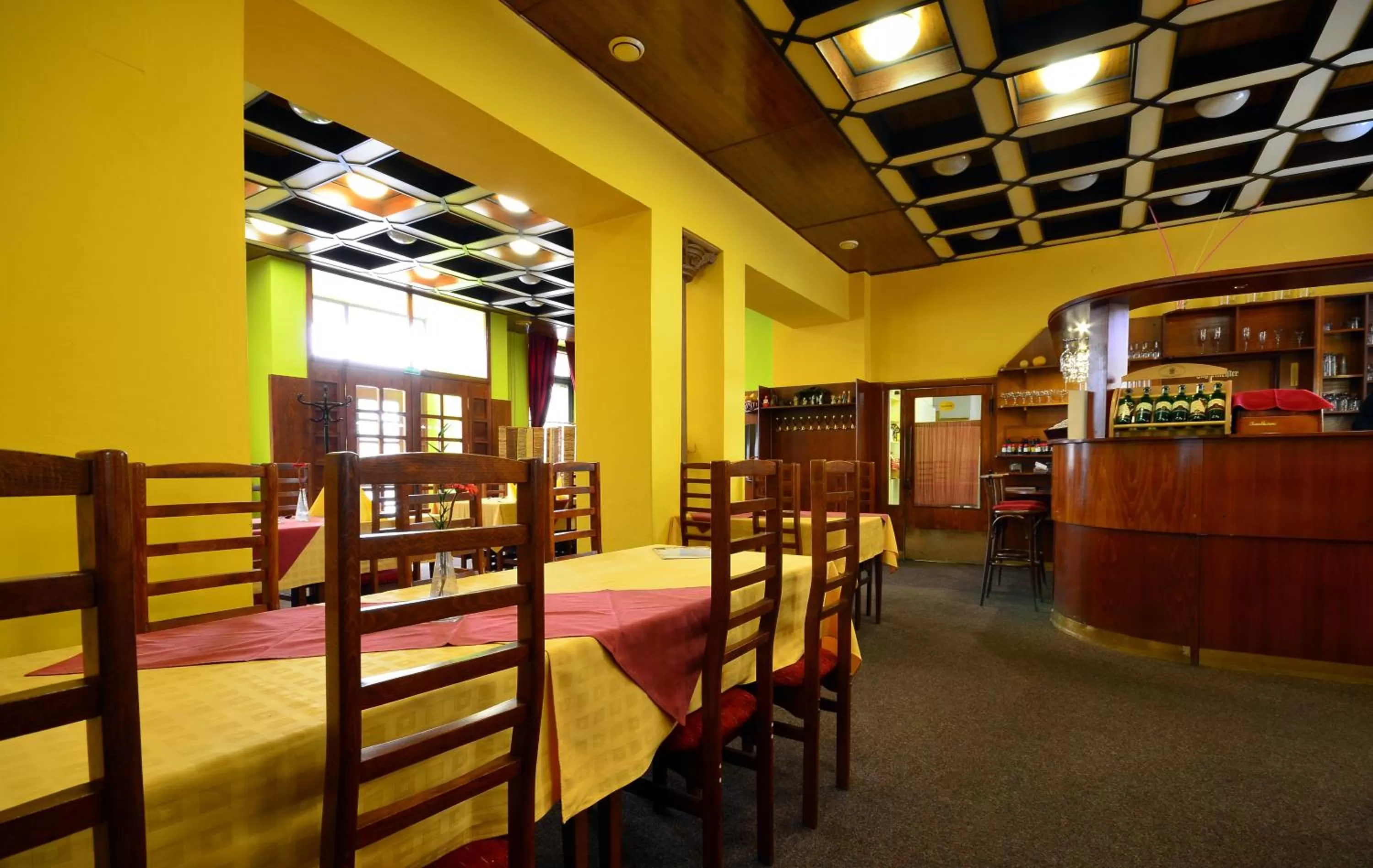 Restaurant/places to eat in Hotel Isora