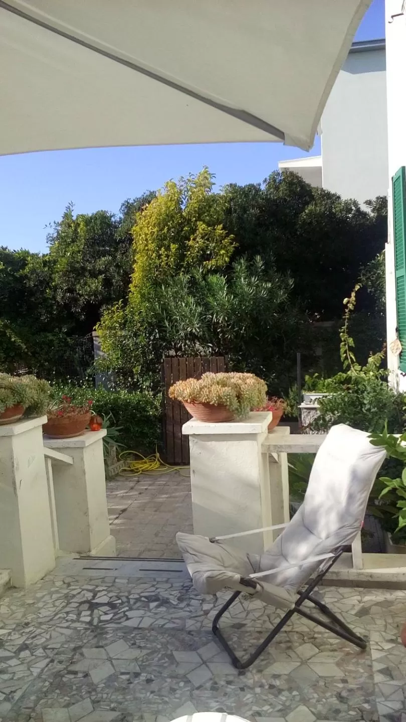 Patio in Maison De Revel