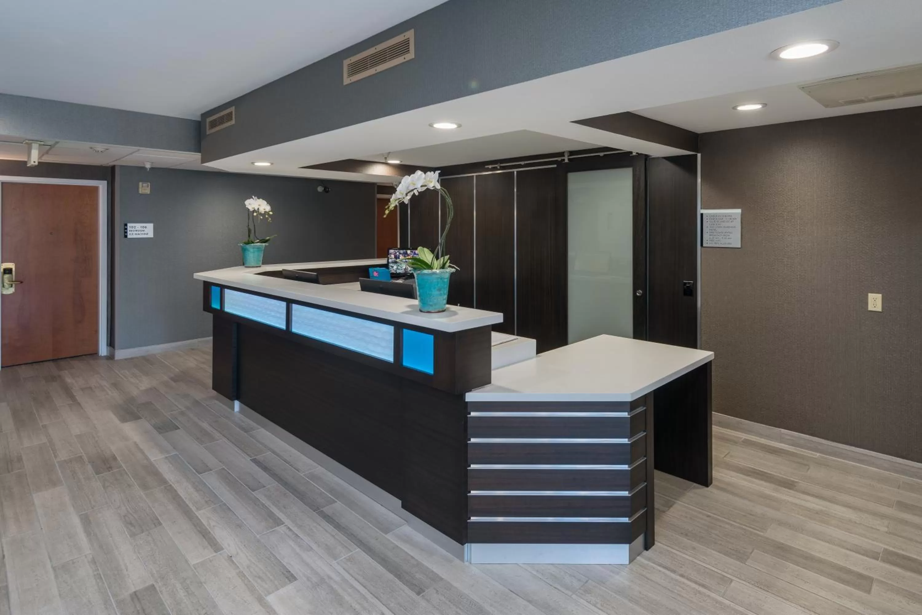 Lobby or reception in Hotel Aura SFO Airport FREE SHUTTLE